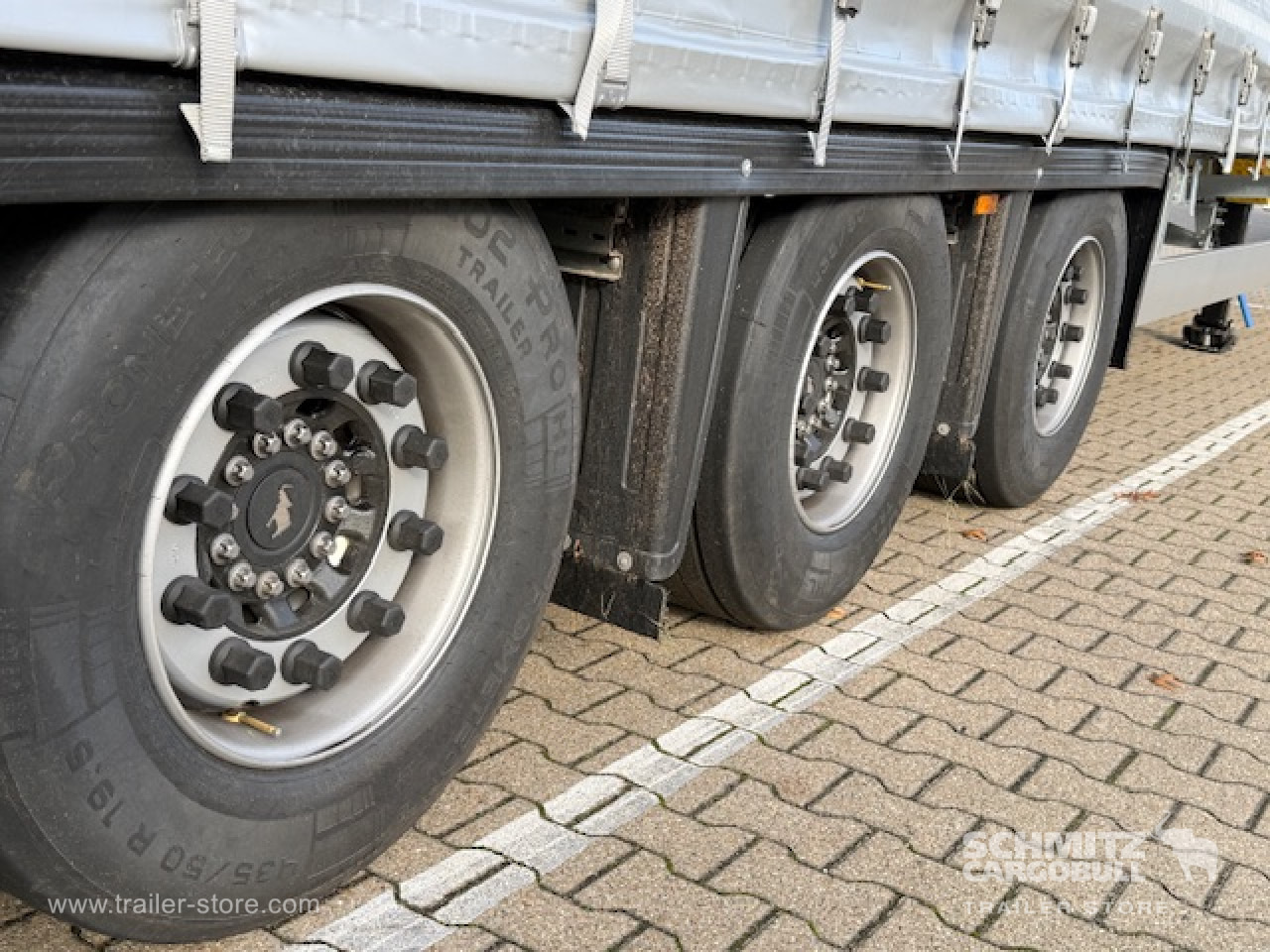 SCHMITZ Oplegger Schuifzeil Mega - Semi-reboque de lona: foto 2 SCHMITZ Oplegger Schuifzeil Mega - Semi-reboque de lona: foto 2