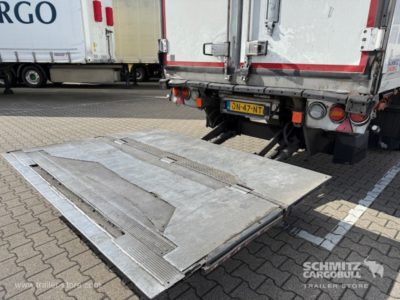 SCHMITZ Oplegger Vries Multitemp Taillift - Semireboque isotérmico: foto 4 SCHMITZ Oplegger Vries Multitemp Taillift - Semireboque isotérmico: foto 4