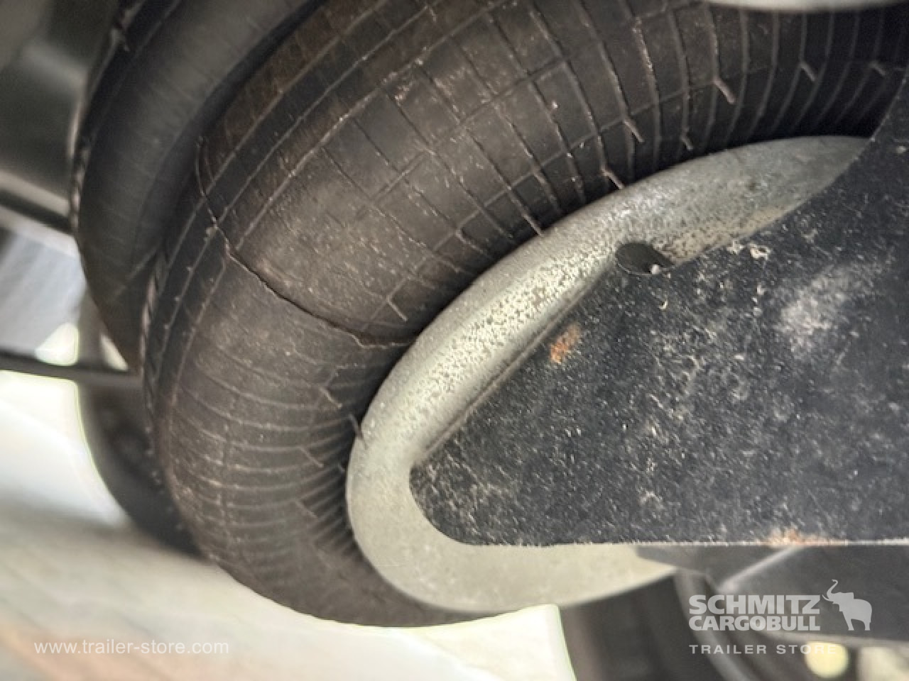 SCHMITZ Oplegger Vries Standard - Semireboque isotérmico: foto 3 SCHMITZ Oplegger Vries Standard - Semireboque isotérmico: foto 3