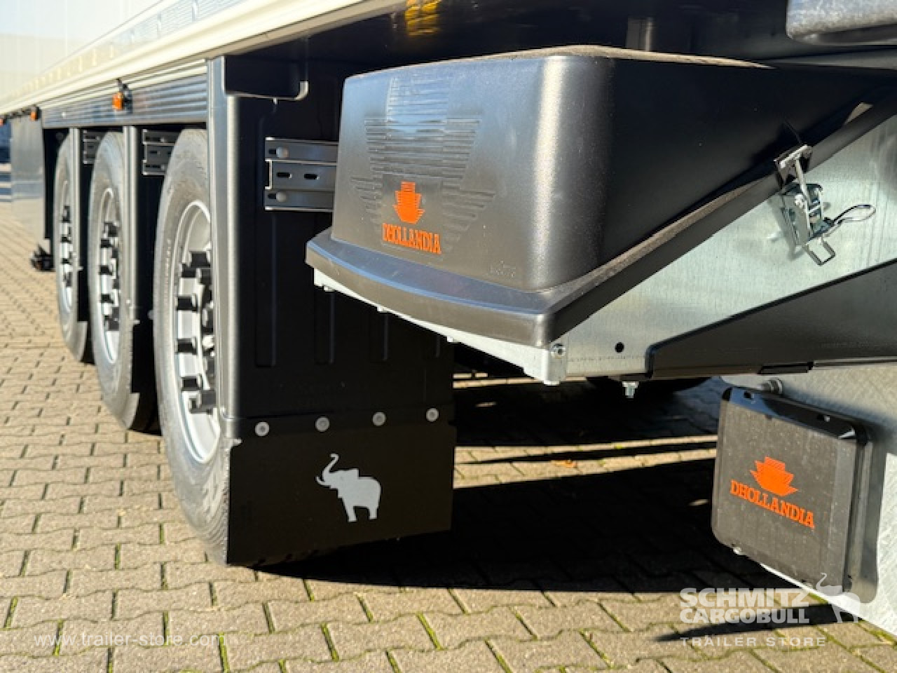 SCHMITZ Oplegger Vries Standard Taillift - Semireboque isotérmico: foto 3 SCHMITZ Oplegger Vries Standard Taillift - Semireboque isotérmico: foto 3