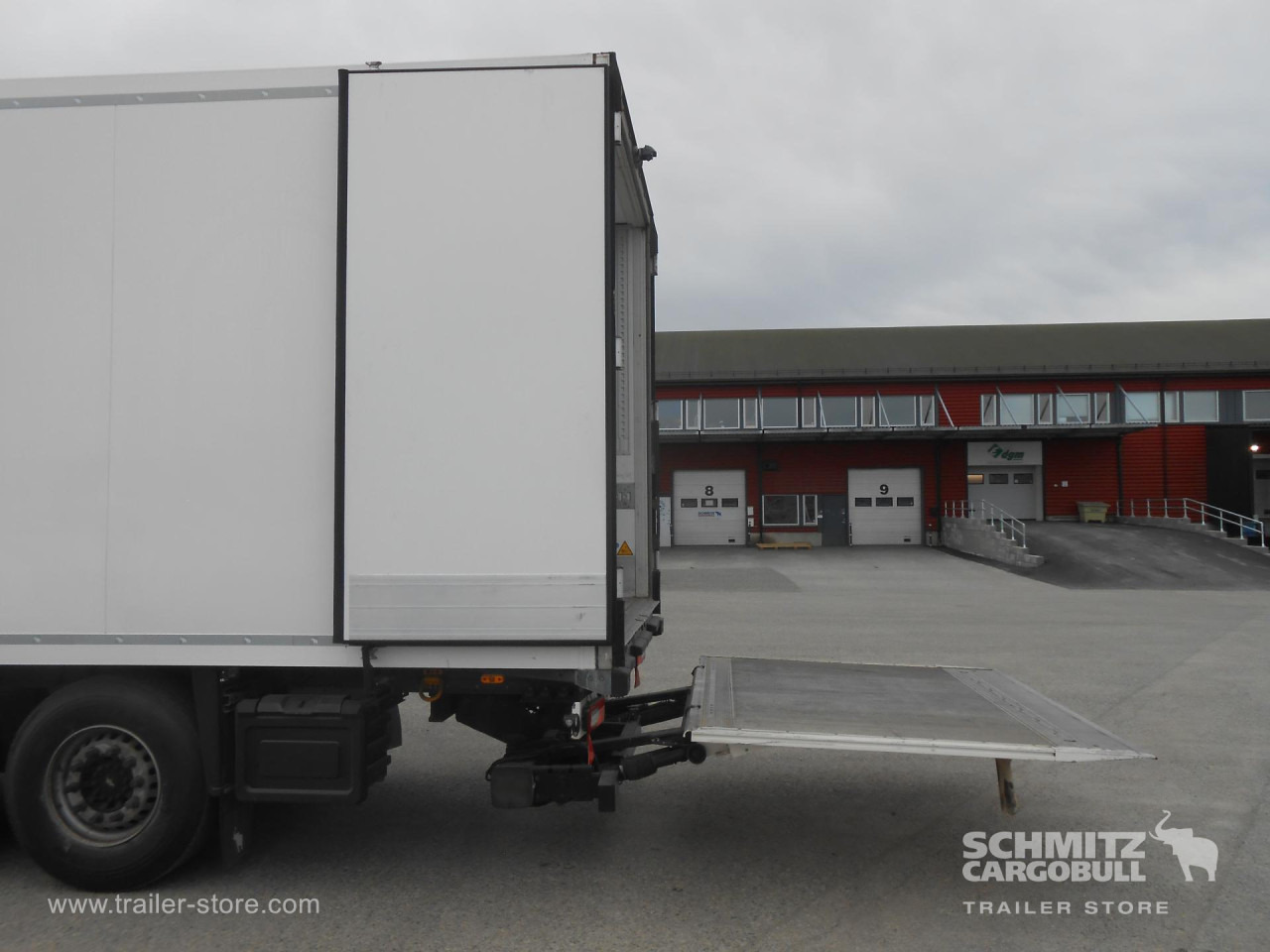 SCHMITZ Reefer Multitemp Taillift - Semireboque isotérmico: foto 5 SCHMITZ Reefer Multitemp Taillift - Semireboque isotérmico: foto 5