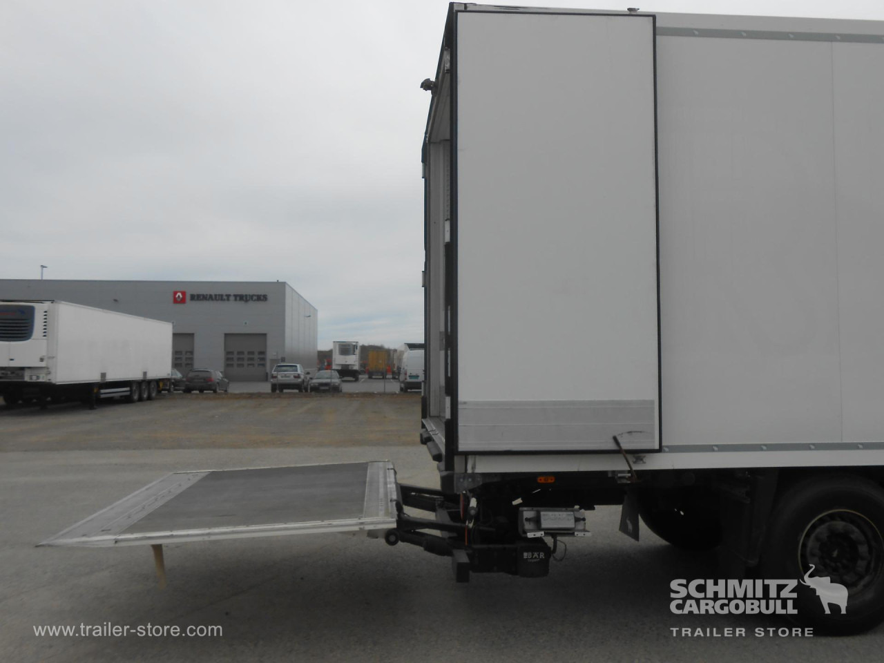 SCHMITZ Reefer Multitemp Taillift - Semireboque isotérmico: foto 4 SCHMITZ Reefer Multitemp Taillift - Semireboque isotérmico: foto 4