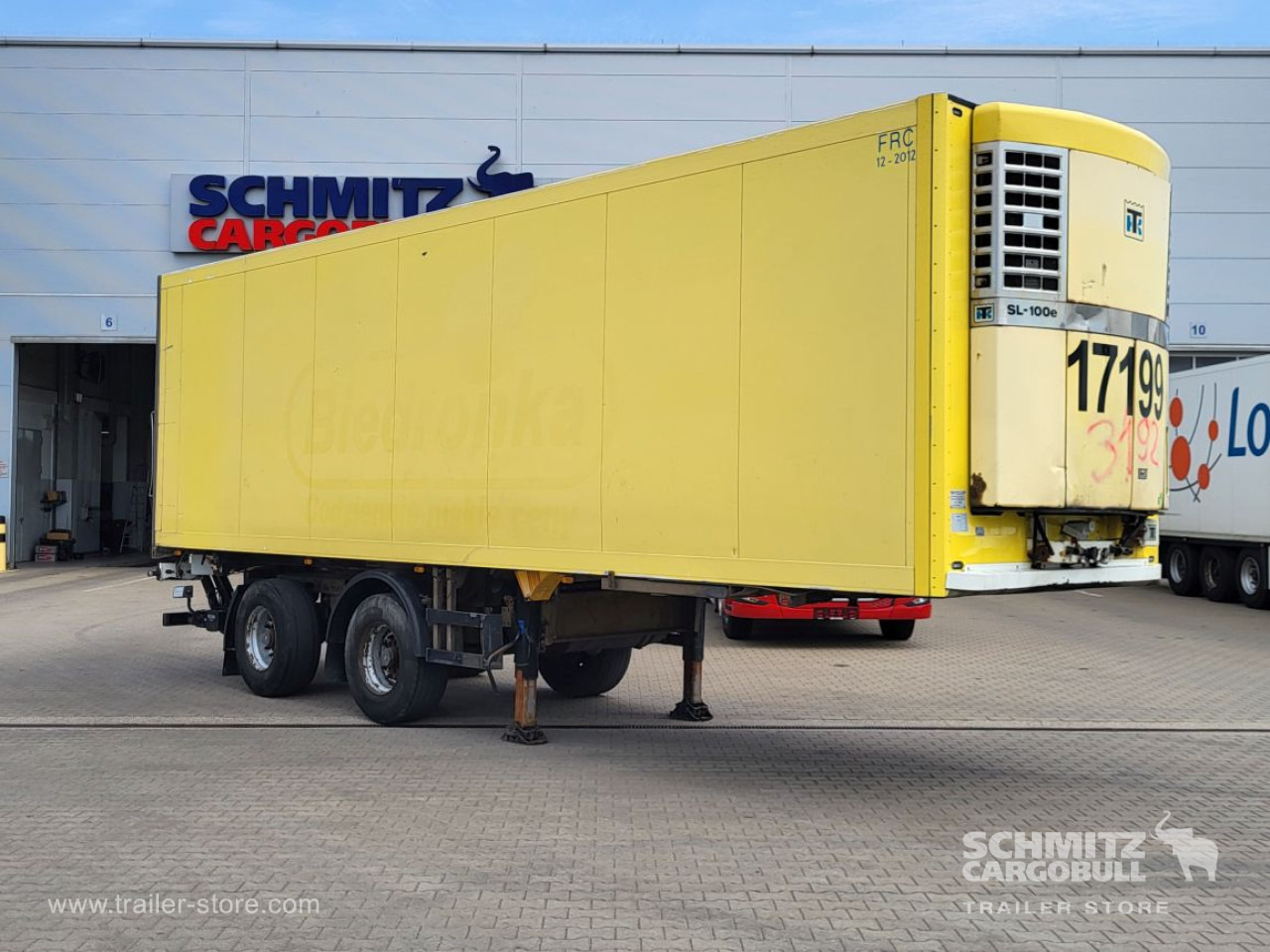 SCHMITZ Insulated/refrigerated box Taillift - Semireboque frigorífico: foto 5 SCHMITZ Insulated/refrigerated box Taillift - Semireboque frigorífico: foto 5