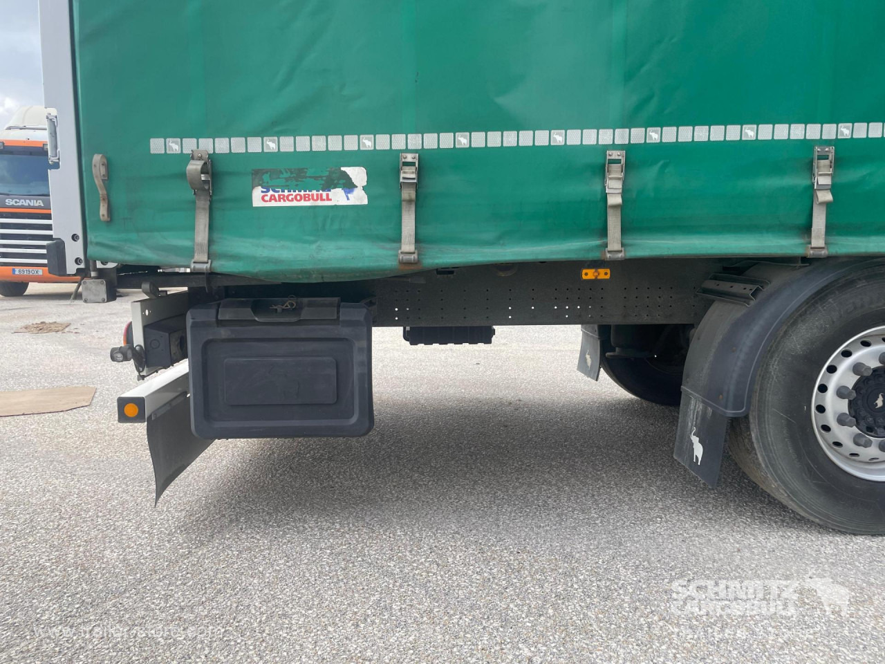 SCHMITZ Curtainsider Standard - Semi-reboque de lona: foto 3 SCHMITZ Curtainsider Standard - Semi-reboque de lona: foto 3