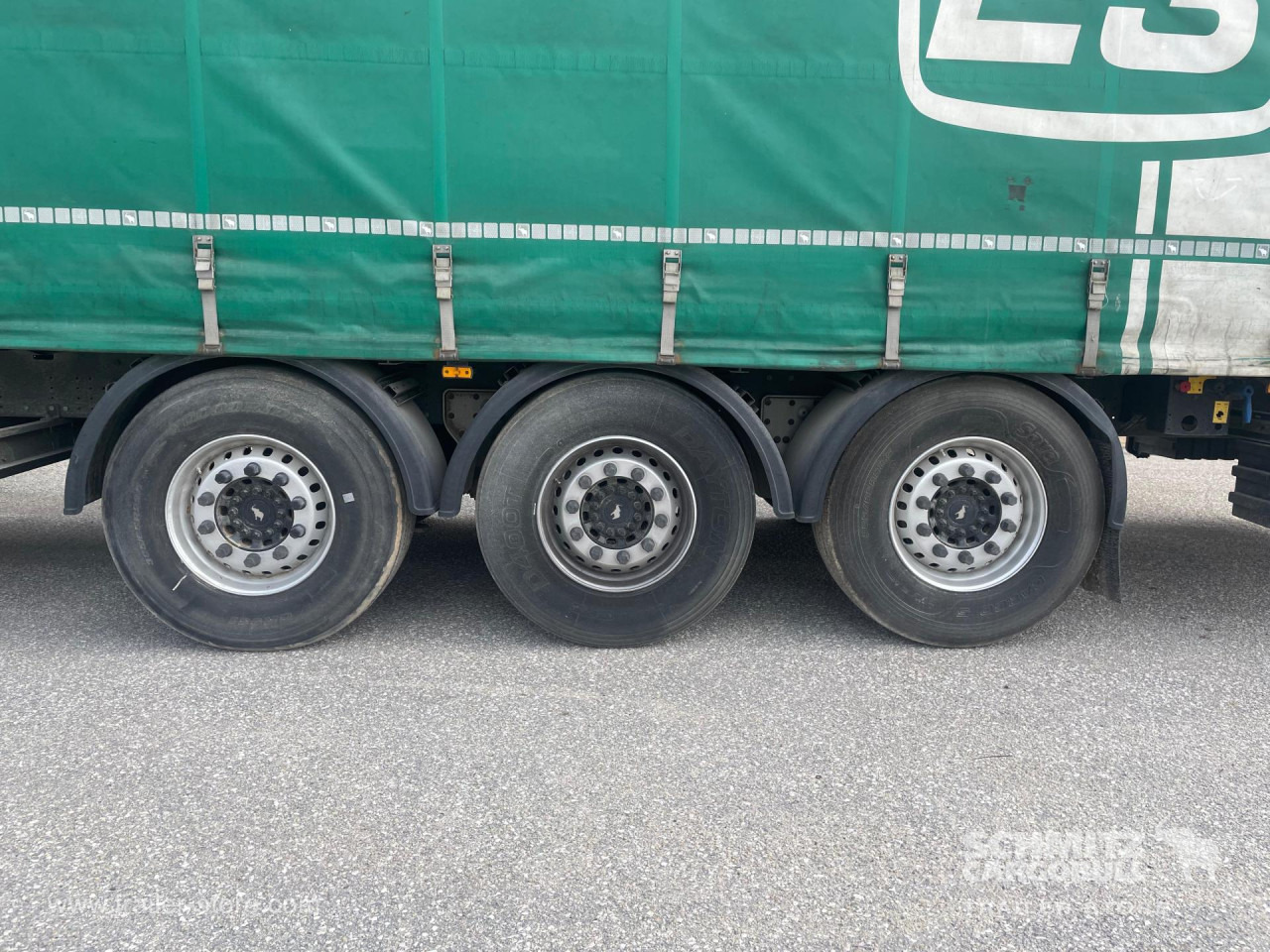 SCHMITZ Curtainsider Standard - Semi-reboque de lona: foto 2 SCHMITZ Curtainsider Standard - Semi-reboque de lona: foto 2