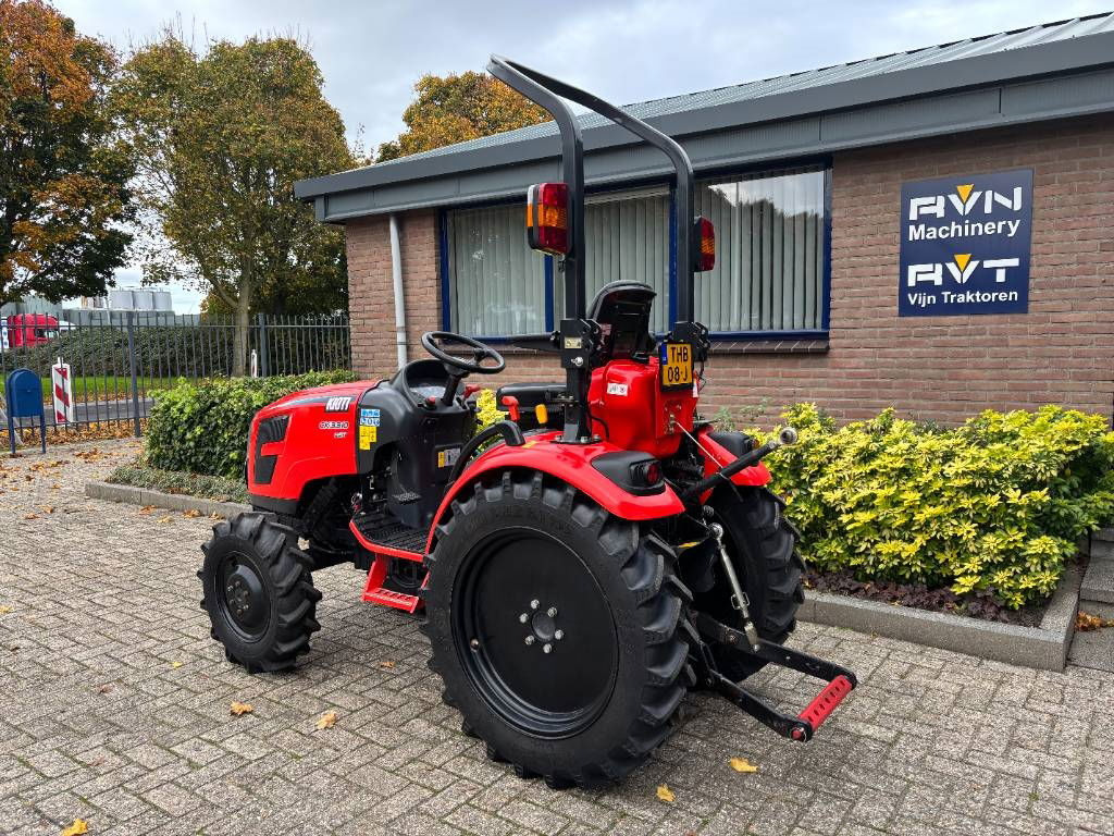 Kioti CK 3310 HST - Mini trator: foto 3 Kioti CK 3310 HST - Mini trator: foto 3