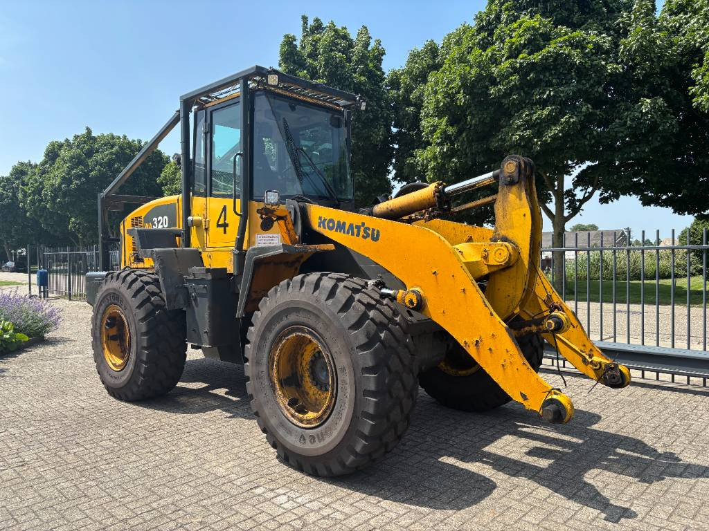Komatsu WA 320-5 - Carregadeira de rodas: foto 5 Komatsu WA 320-5 - Carregadeira de rodas: foto 5