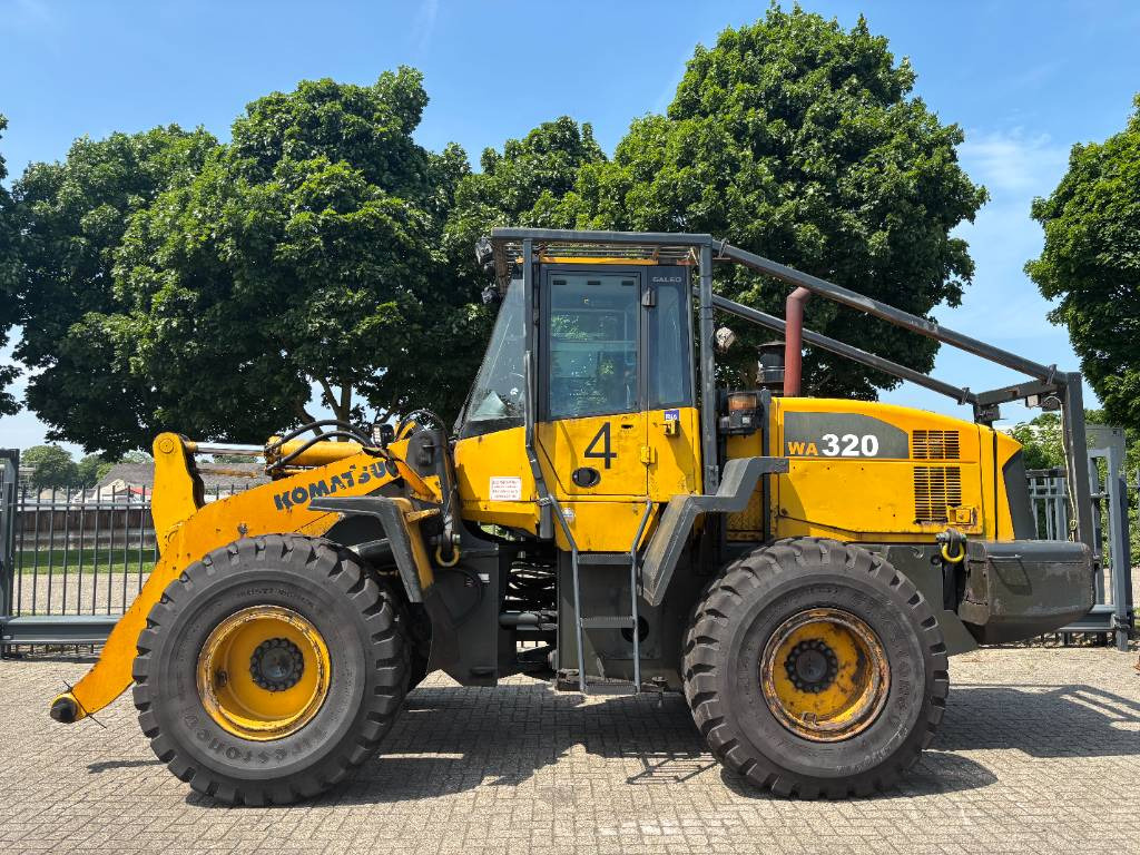 Komatsu WA 320-5 - Carregadeira de rodas: foto 1 Komatsu WA 320-5 - Carregadeira de rodas: foto 1