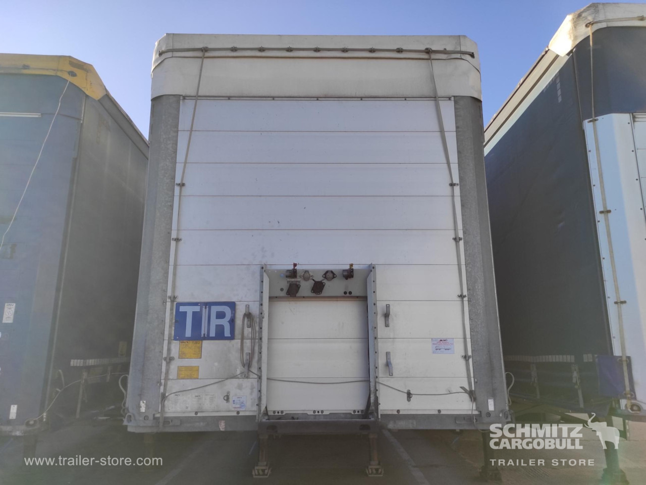 SCHMITZ Напівпричіп Стандартний - Semi-reboque de lona: foto 2 SCHMITZ Напівпричіп Стандартний - Semi-reboque de lona: foto 2