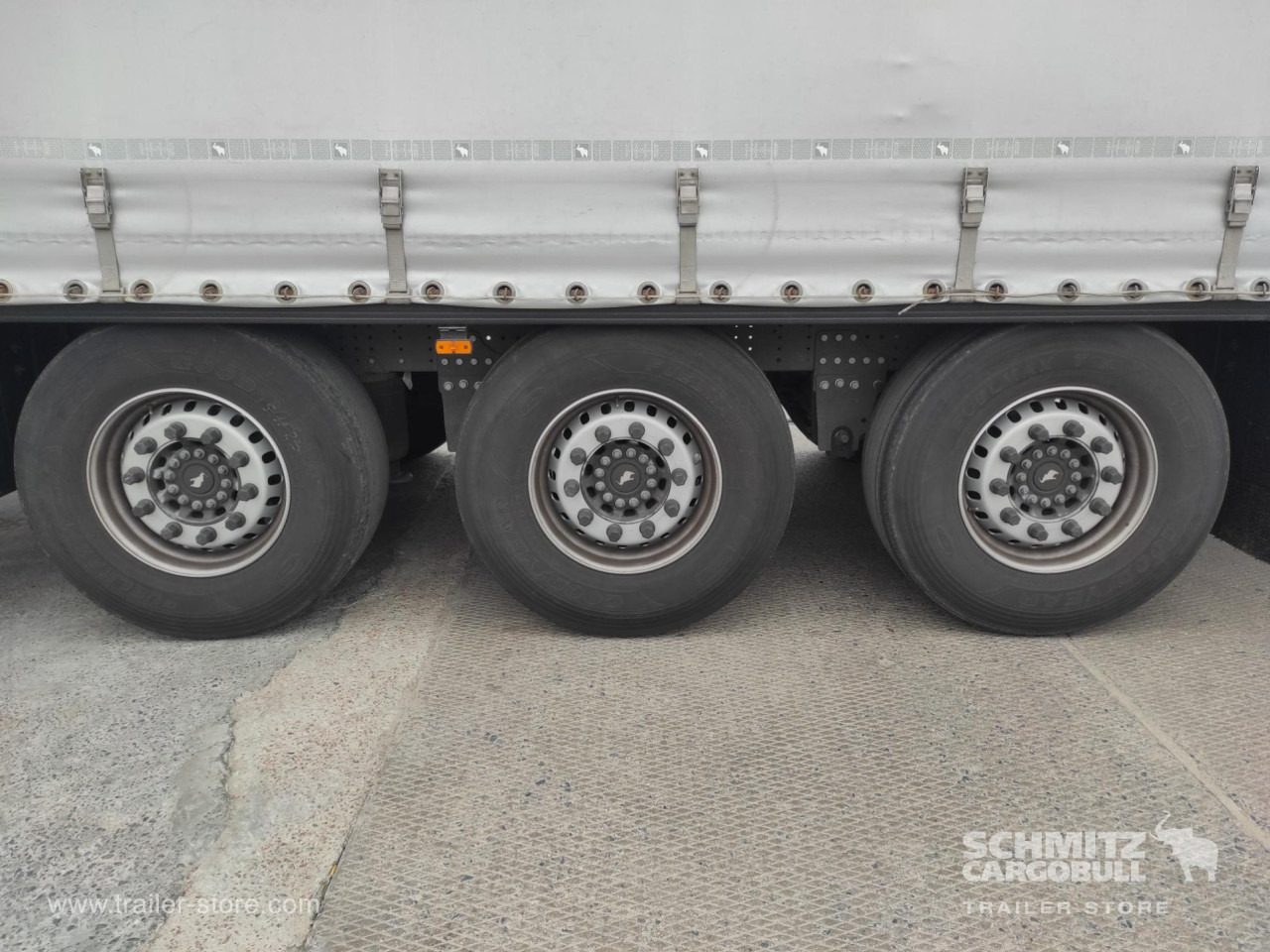 SCHMITZ Напівпричіп Стандартний - Semi-reboque de lona: foto 5 SCHMITZ Напівпричіп Стандартний - Semi-reboque de lona: foto 5