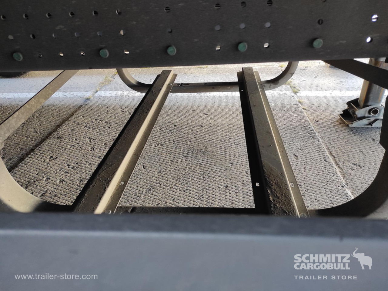 SCHMITZ Напівпричіп Стандартний - Semi-reboque de lona: foto 4 SCHMITZ Напівпричіп Стандартний - Semi-reboque de lona: foto 4