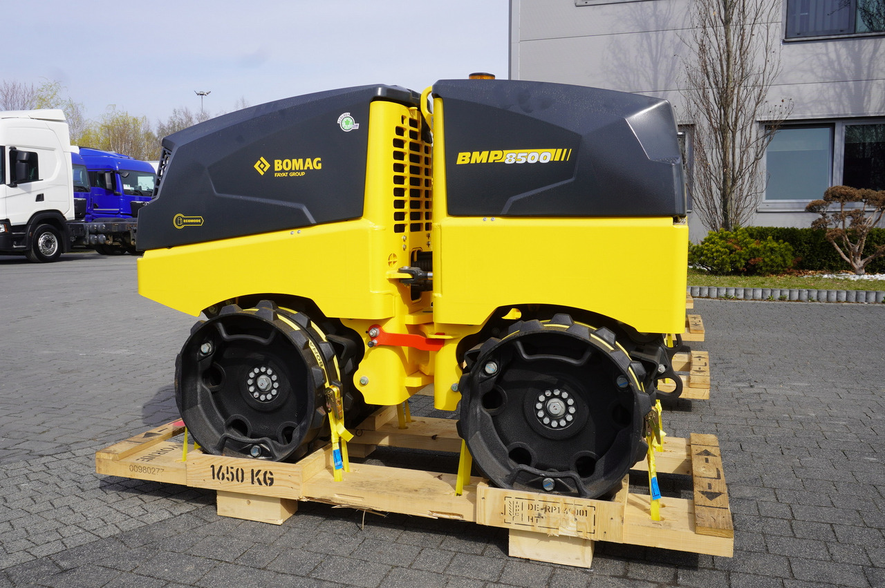 BOMAG BMP 8500 brand-new trench roller / Remote Control / 4 units - Estabilizador de solos: foto 5 BOMAG BMP 8500 brand-new trench roller / Remote Control / 4 units - Estabilizador de solos: foto 5