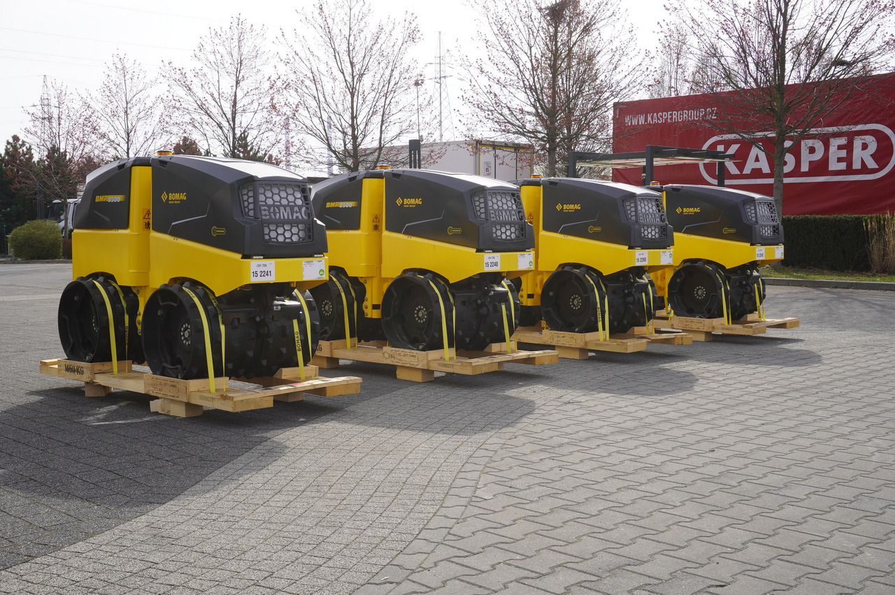 BOMAG BMP 8500 brand-new trench roller / Remote Control / 4 units - Estabilizador de solos: foto 3 BOMAG BMP 8500 brand-new trench roller / Remote Control / 4 units - Estabilizador de solos: foto 3