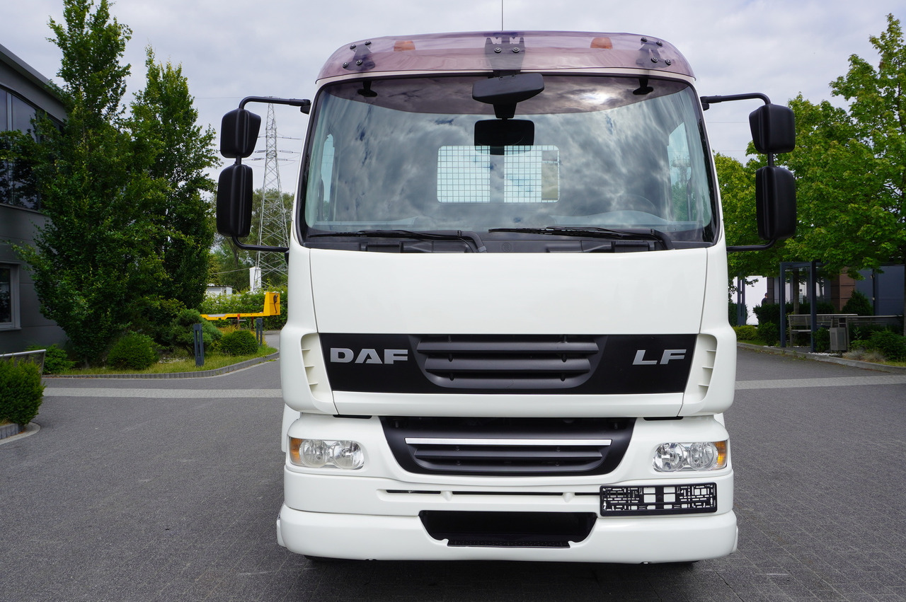 DAF LF 55.220 Skip loader GUIMA PALFINGER M14T - Caminhão multibenne: foto 2 DAF LF 55.220 Skip loader GUIMA PALFINGER M14T - Caminhão multibenne: foto 2