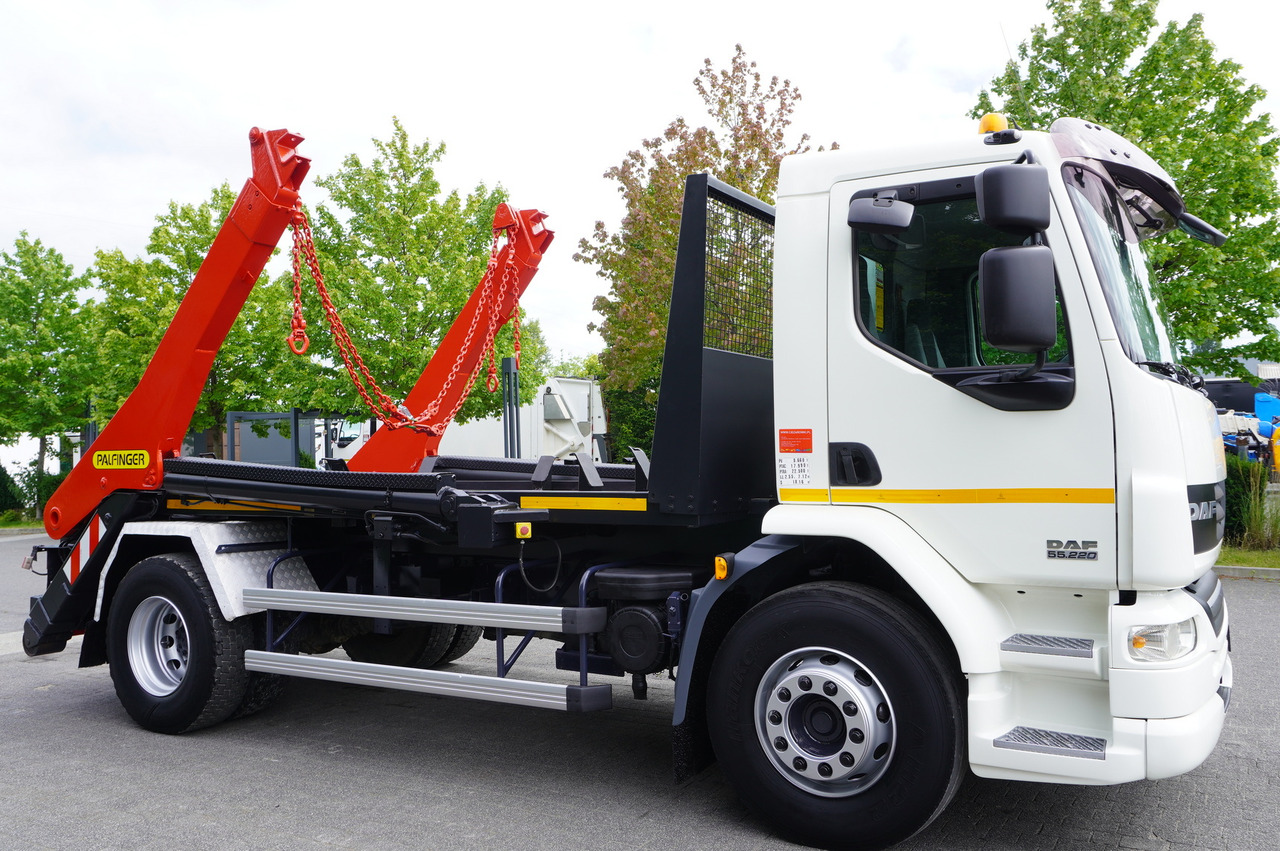 DAF LF 55.220 Skip loader GUIMA PALFINGER M14T - Caminhão multibenne: foto 3 DAF LF 55.220 Skip loader GUIMA PALFINGER M14T - Caminhão multibenne: foto 3