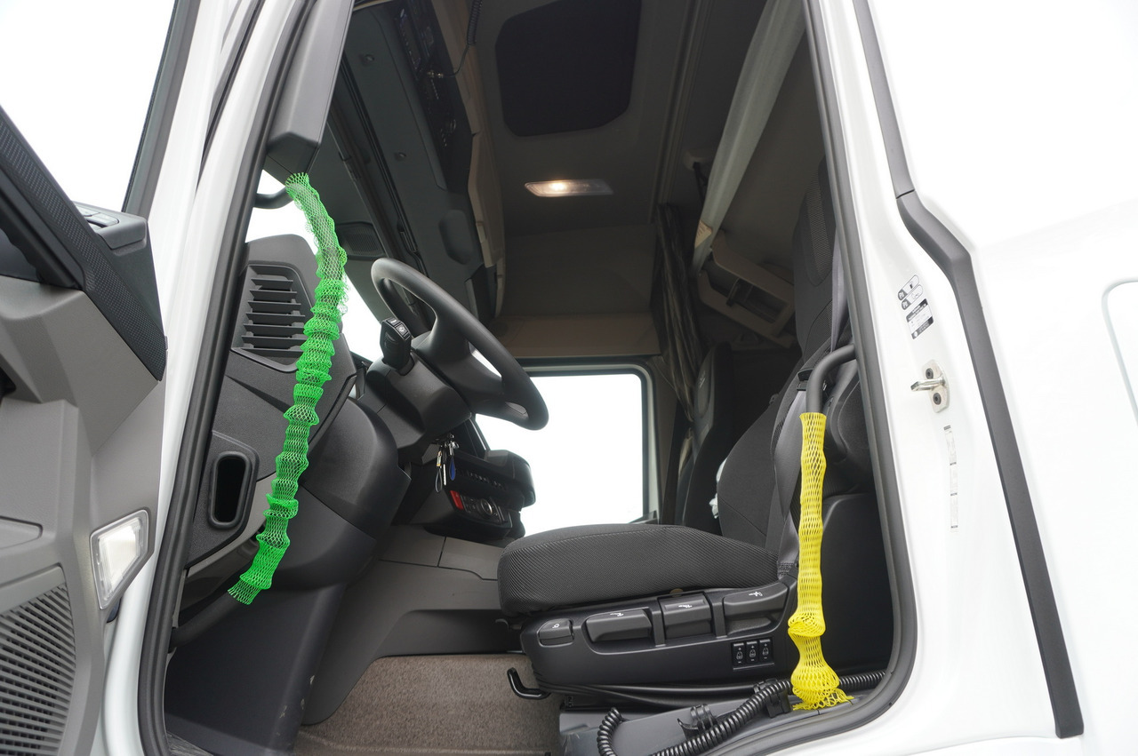 Locação de DAF NEW DAF XF 450 6x2 / 2025 / NEW Lamberet 18 EPAL Refrigerator / Carrier Supra 850 MT / Multitemperature / No mileage DAF NEW DAF XF 450 6x2 / 2025 / NEW Lamberet 18 EPAL Refrigerator / Carrier Supra 850 MT / Multitemperature / No mileage: foto 23 Locação de DAF NEW DAF XF 450 6x2 / 2025 / NEW Lamberet 18 EPAL Refrigerator / Carrier Supra 850 MT / Multitemperature / No mileage DAF NEW DAF XF 450 6x2 / 2025 / NEW Lamberet 18 EPAL Refrigerator / Carrier Supra 850 MT / Multitemperature / No mileage: foto 23