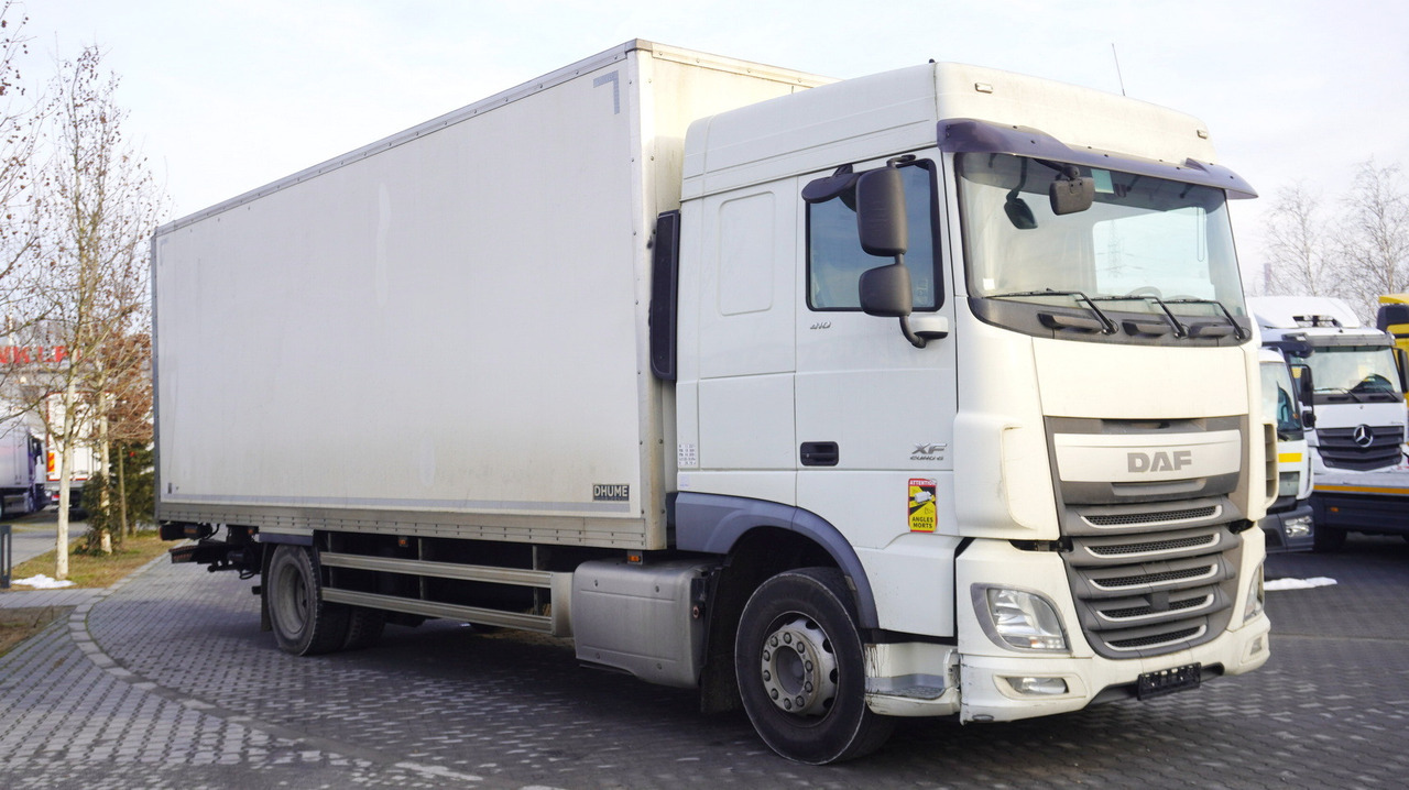 DAF XF 410 EURO 6 /410 HP / 20 EPAL / Dhollandia lift 1500 kg - Caminhão furgão: foto 1 DAF XF 410 EURO 6 /410 HP / 20 EPAL / Dhollandia lift 1500 kg - Caminhão furgão: foto 1