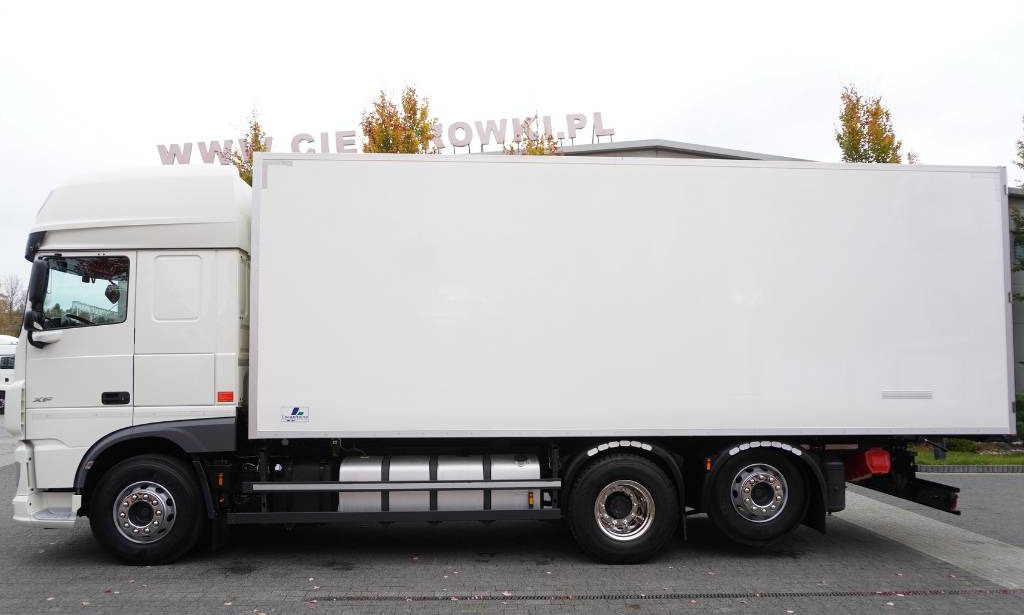 DAF XF 450 6×2 E6 / Refrigerator Lacapitaine / ATP/FRC to 2027 / 18 pallets - Caminhão frigorífico: foto 4 DAF XF 450 6×2 E6 / Refrigerator Lacapitaine / ATP/FRC to 2027 / 18 pallets - Caminhão frigorífico: foto 4