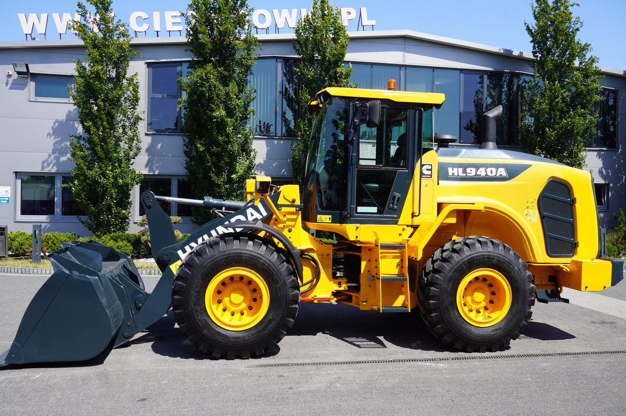 HYUNDAI HL940A articulated loader / year 2021 / weight 13.5t year of production 2021 - Carregadeira de rodas: foto 3 HYUNDAI HL940A articulated loader / year 2021 / weight 13.5t year of production 2021 - Carregadeira de rodas: foto 3