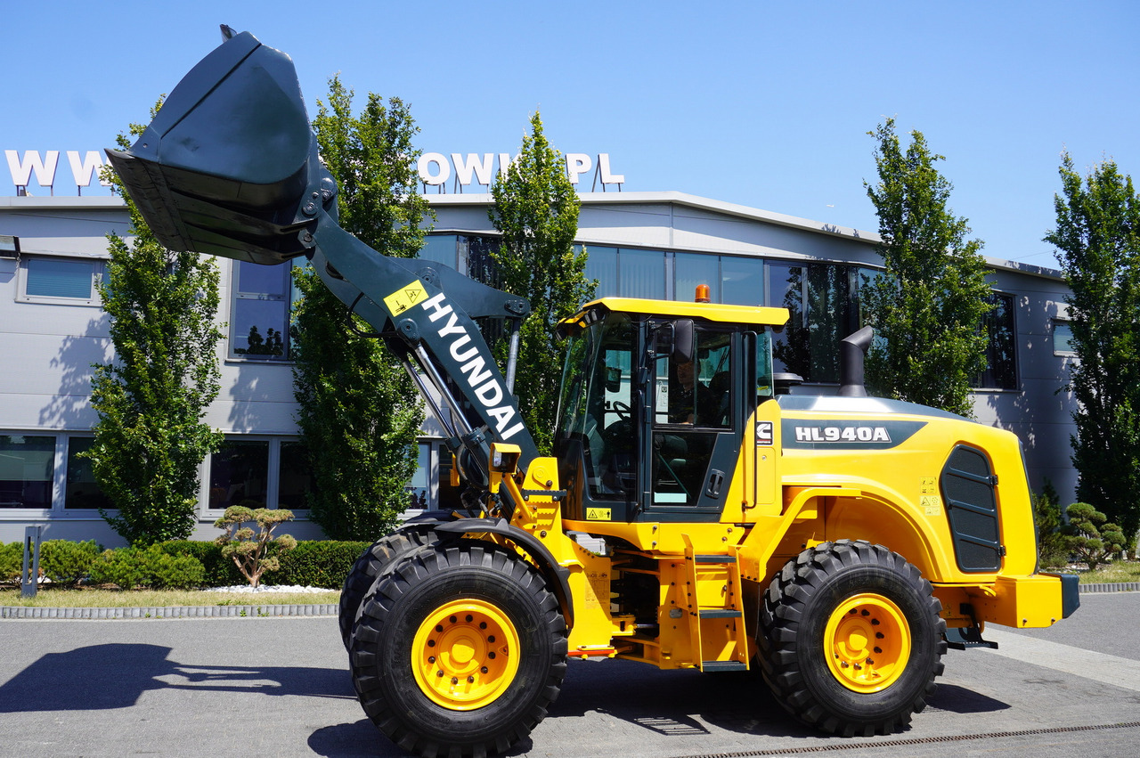 HYUNDAI HL940A articulated loader / year 2021 / weight 13.5t year of production 2021 - Carregadeira de rodas: foto 2 HYUNDAI HL940A articulated loader / year 2021 / weight 13.5t year of production 2021 - Carregadeira de rodas: foto 2