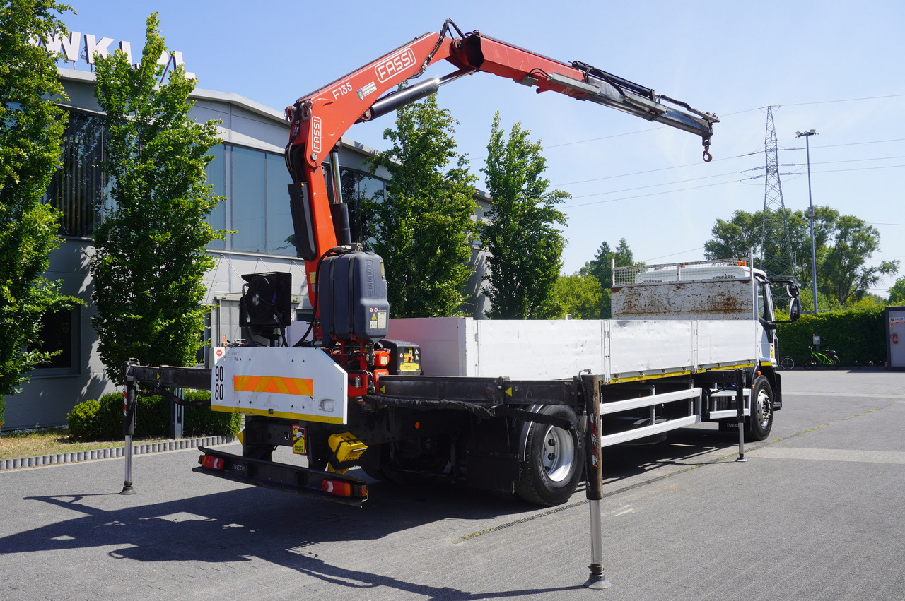 IVECO EUROCARGO 190-280L / FASSI F135A / 8 M / Lift cap. 5580 kg - Camião de caixa aberta/ Plataforma, Caminhão grua: foto 3 IVECO EUROCARGO 190-280L / FASSI F135A / 8 M / Lift cap. 5580 kg - Camião de caixa aberta/ Plataforma, Caminhão grua: foto 3