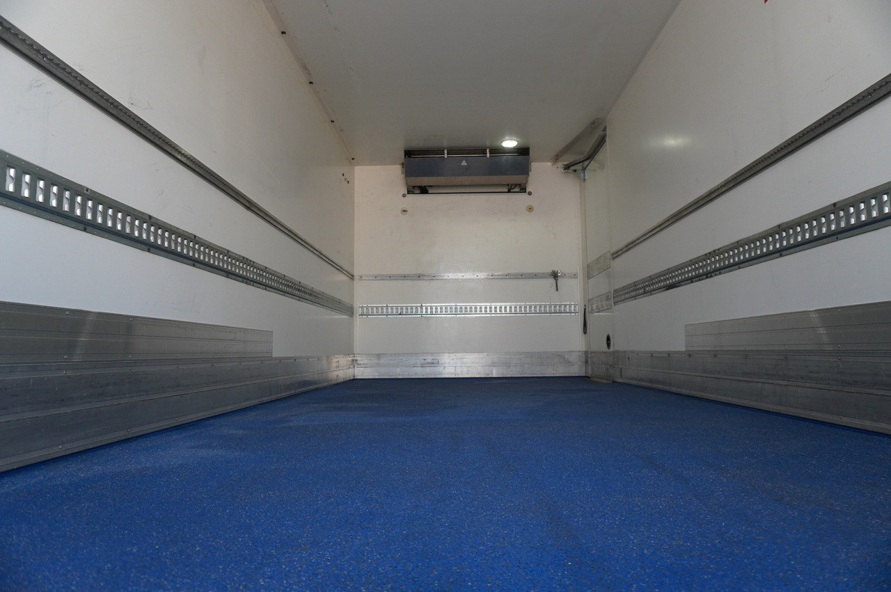 IVECO Eurocargo 100-190 4x2 E6 / Refrigerator / Dhollandia 1.5 T - Caminhão frigorífico: foto 5 IVECO Eurocargo 100-190 4x2 E6 / Refrigerator / Dhollandia 1.5 T - Caminhão frigorífico: foto 5