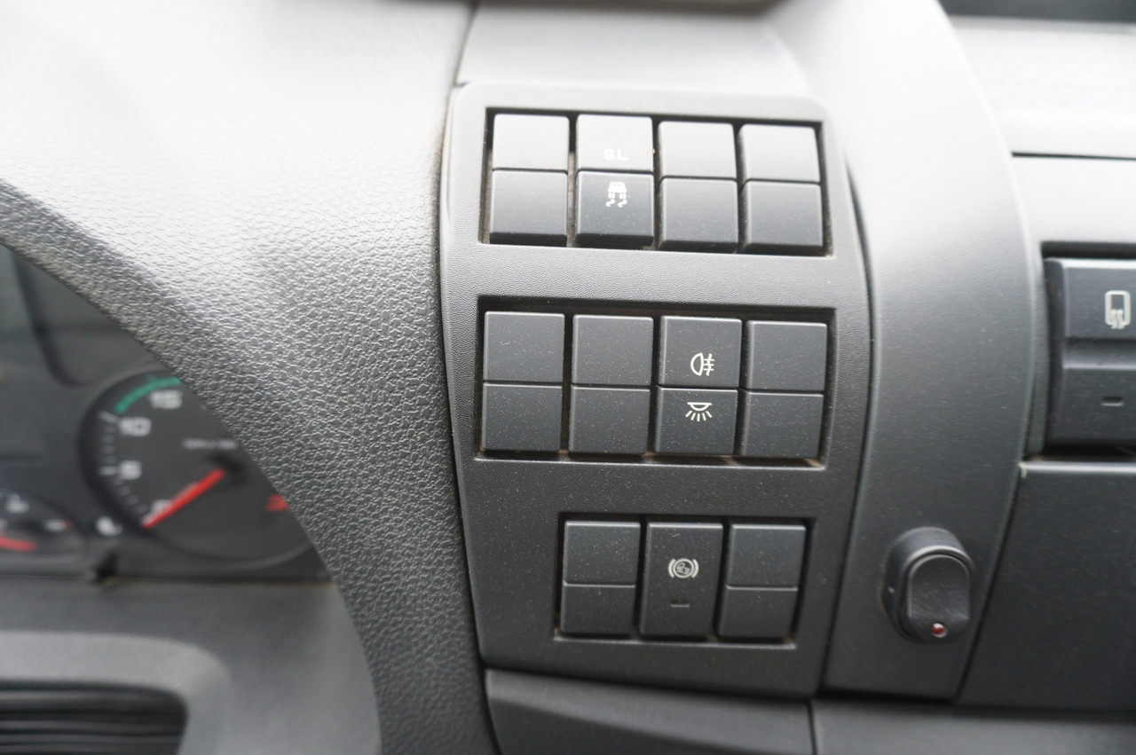 Camião de caixa aberta/ Plataforma IVECO Eurocargo 150 E25 / 90 tho. km !!! / Tow truck: foto 22