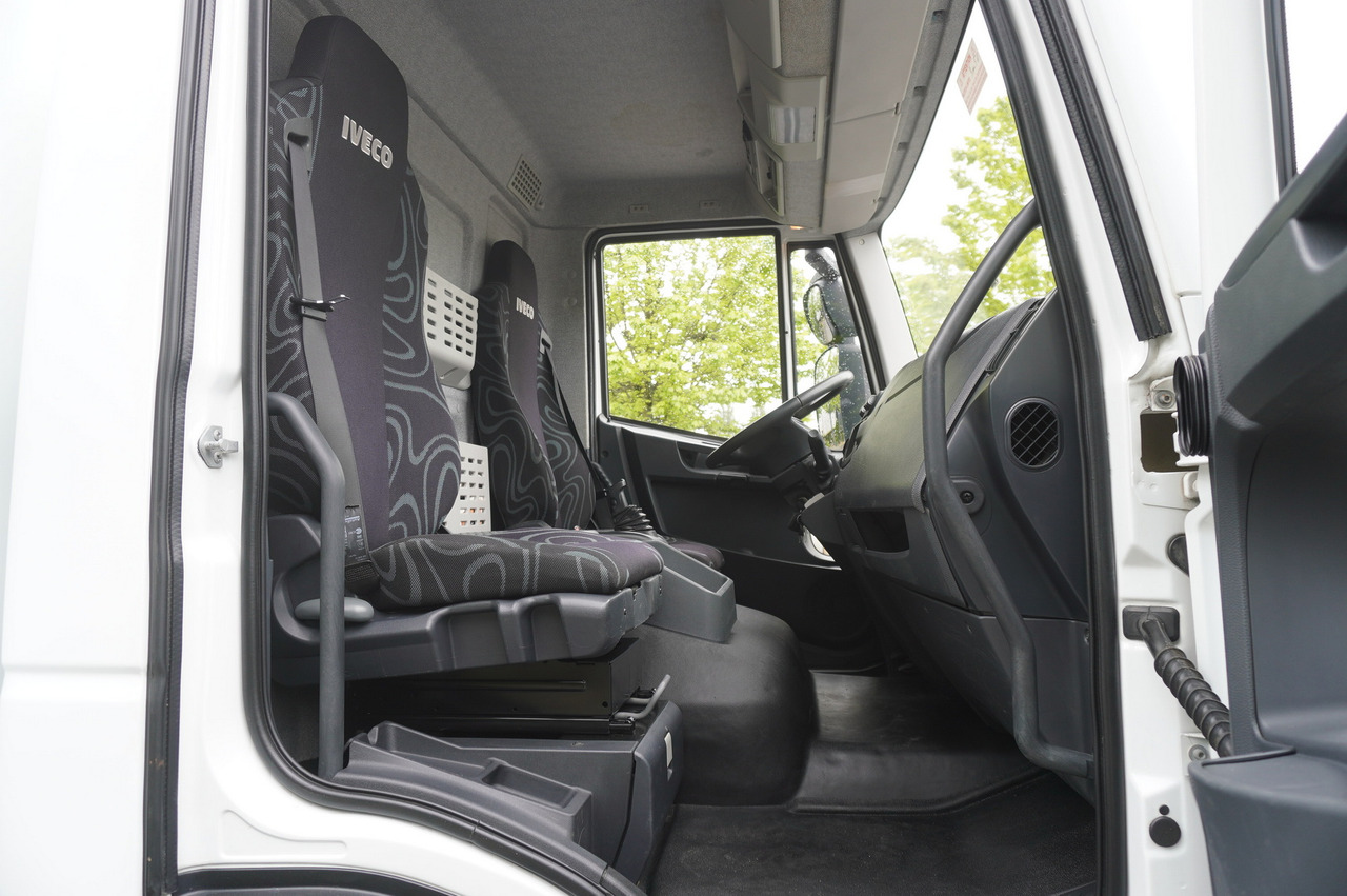 Camião de caixa aberta/ Plataforma IVECO Eurocargo 150 E25 / 90 tho. km !!! / Tow truck: foto 30