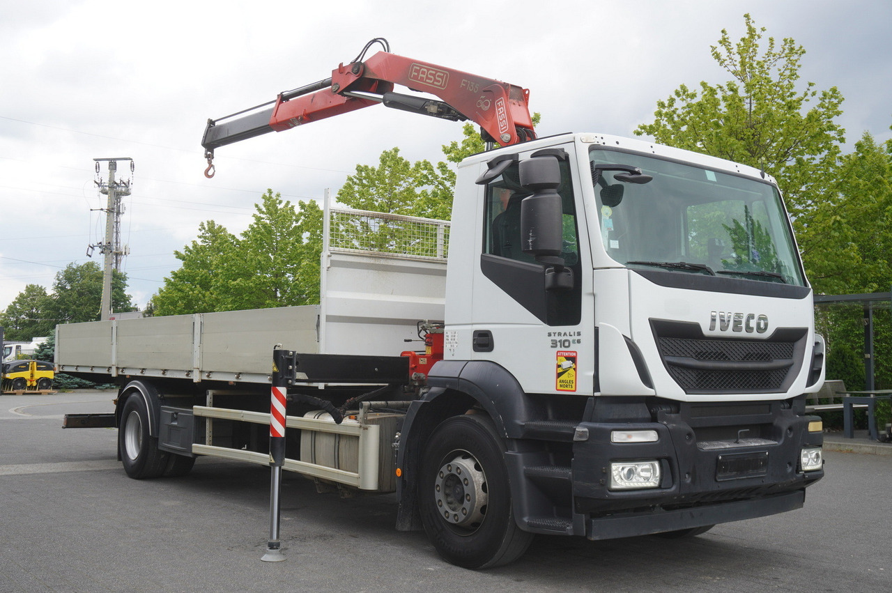 Caminhão grua, Caminhão grua IVECO STRALIS 19.310 E6 / Flatbed 19 EPAL / FASSI F135 / 225 MTH! / 5.7  T: foto 13