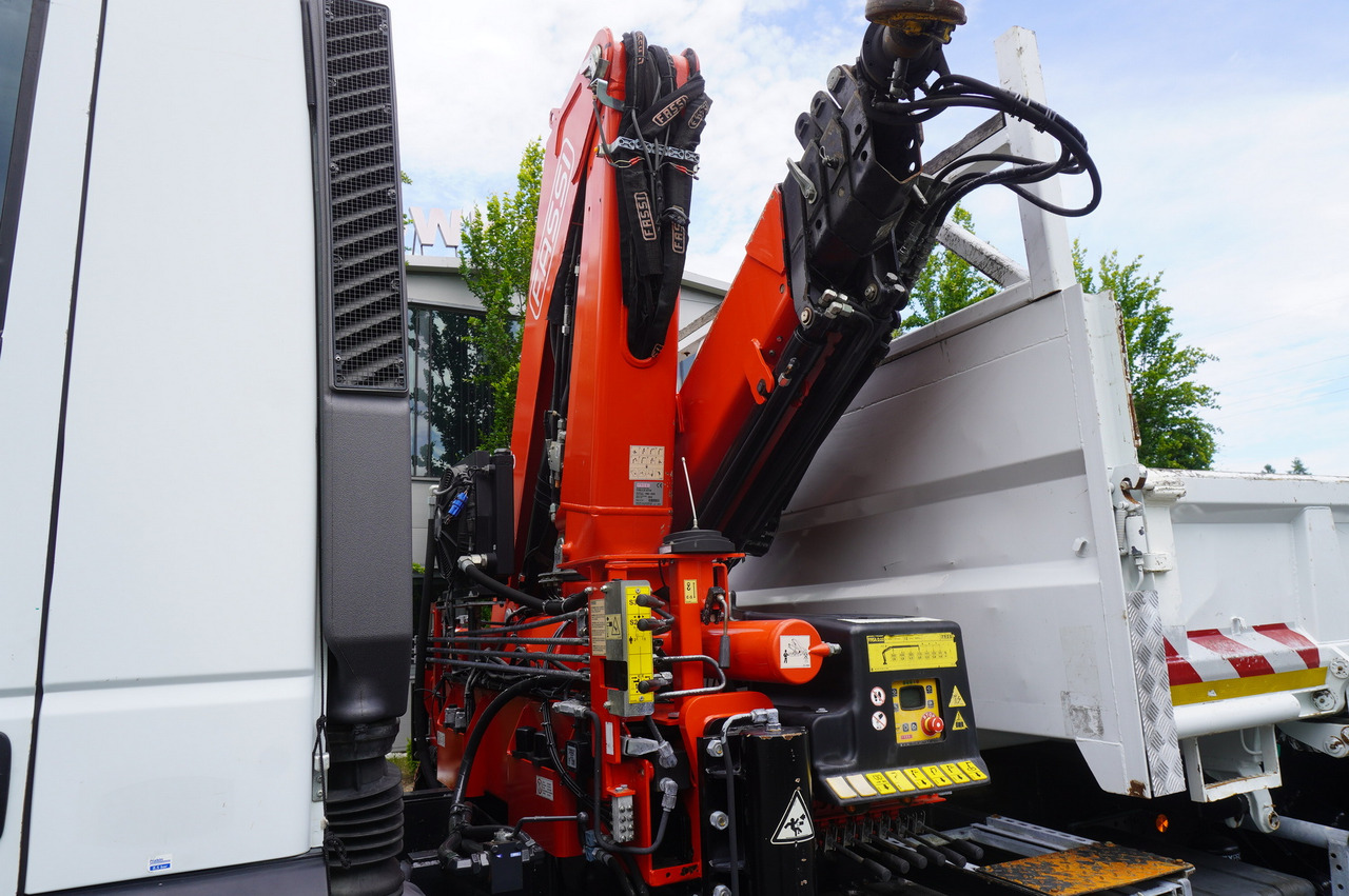 Locação de IVECO STRALIS 330 E6 / FASSI 195A 8.5 T / 3-side tipper IVECO STRALIS 330 E6 / FASSI 195A 8.5 T / 3-side tipper: foto 10