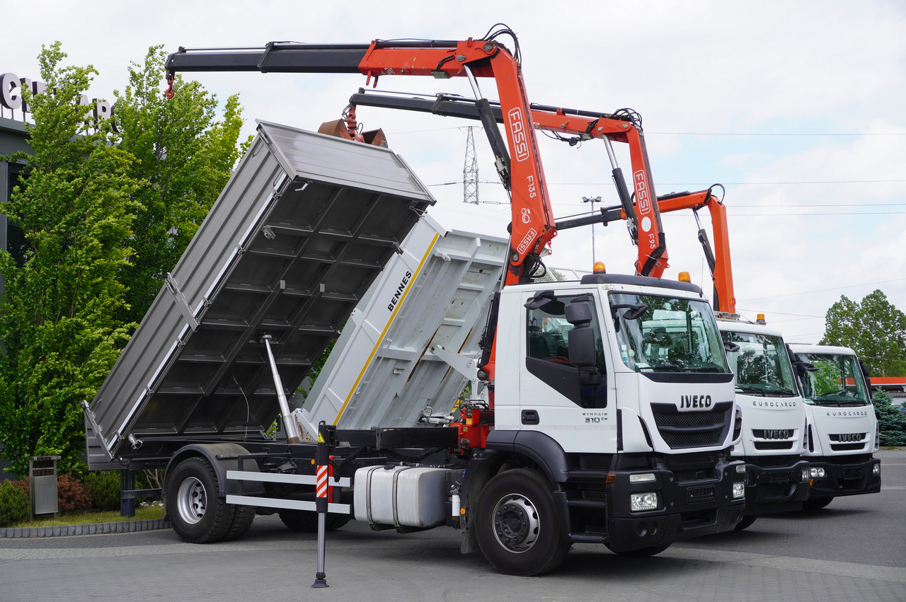 IVECO Stralis 310 E6 / NEW 3-sided tipper / Fassi F135 crane with remote control - Caminhão basculante, Caminhão grua: foto 2 IVECO Stralis 310 E6 / NEW 3-sided tipper / Fassi F135 crane with remote control - Caminhão basculante, Caminhão grua: foto 2