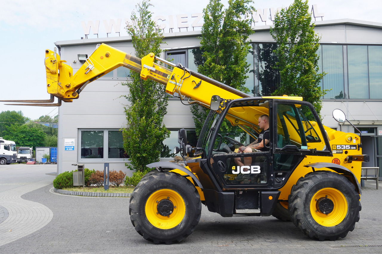 JCB 535-95 / 3.5 T / range 9.5 m / joystick / 2021 - Empilhador telescópico: foto 2 JCB 535-95 / 3.5 T / range 9.5 m / joystick / 2021 - Empilhador telescópico: foto 2