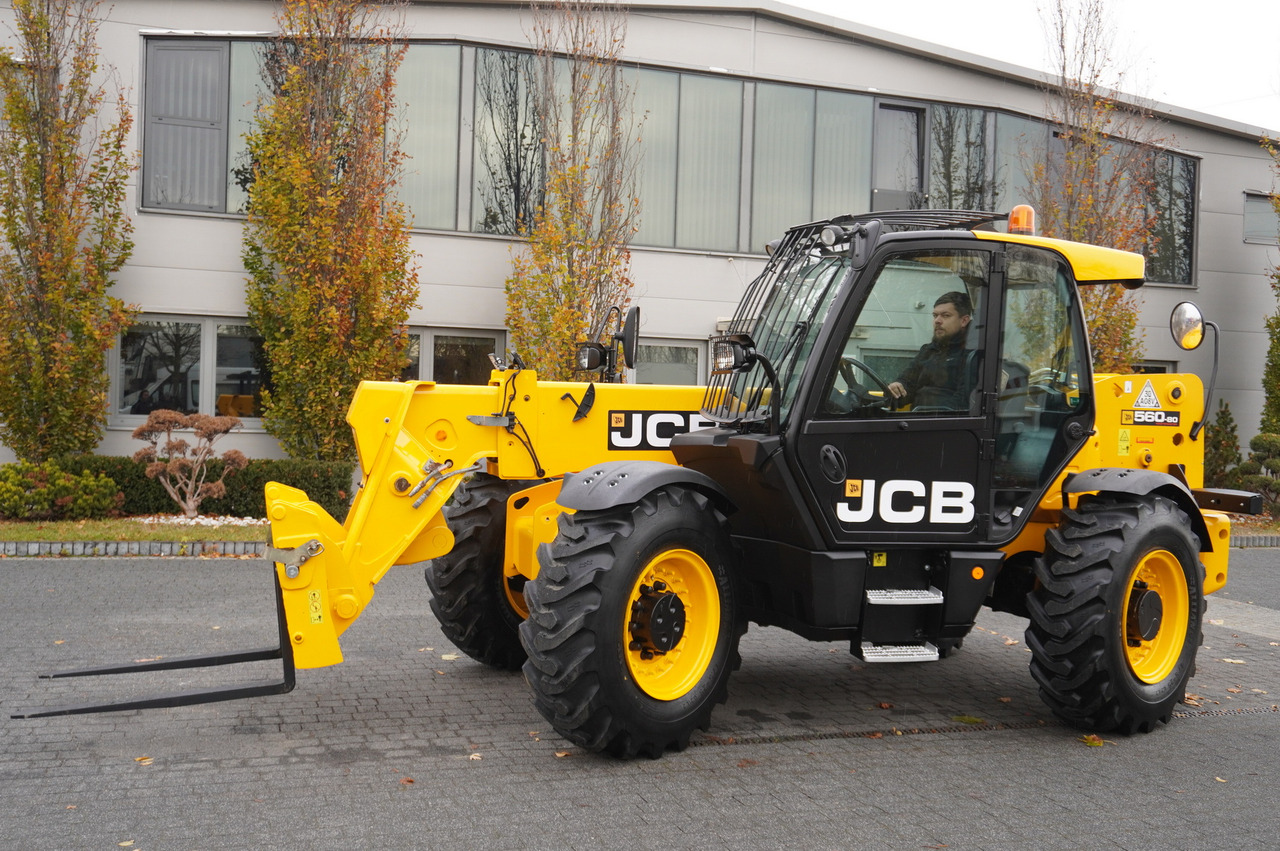 JCB 560-80 / 6 ton lifting capacity / power 146 HP - Carregadeira de rodas: foto 5 JCB 560-80 / 6 ton lifting capacity / power 146 HP - Carregadeira de rodas: foto 5