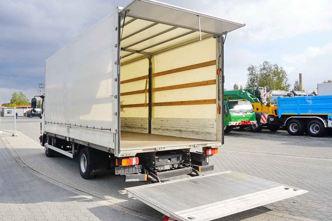 JUNGE Tarpaulin body + lift Dhollandia 1000 kg - Toldo carroçaria: foto 1 JUNGE Tarpaulin body + lift Dhollandia 1000 kg - Toldo carroçaria: foto 1