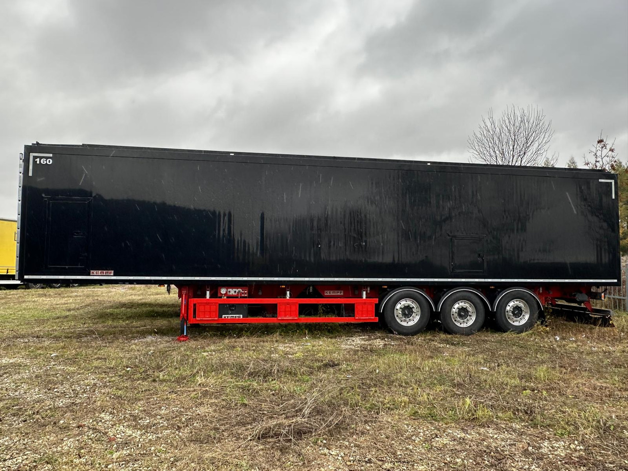 KEMPF SKM AK unloader 4 chambers with lower chute / capacity 65 m3 / 12 pieces - Semireboque basculante: foto 1 KEMPF SKM AK unloader 4 chambers with lower chute / capacity 65 m3 / 12 pieces - Semireboque basculante: foto 1