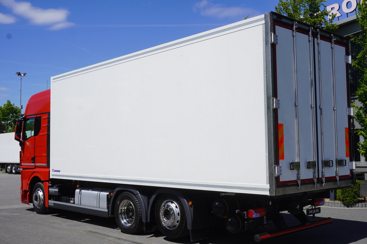 MAN GX 26.510 / 2022 / NEW Krone bitemperature refrigerated truck / Carrier Supra 850 MT / 4 units - Caminhão frigorífico: foto 2 MAN GX 26.510 / 2022 / NEW Krone bitemperature refrigerated truck / Carrier Supra 850 MT / 4 units - Caminhão frigorífico: foto 2