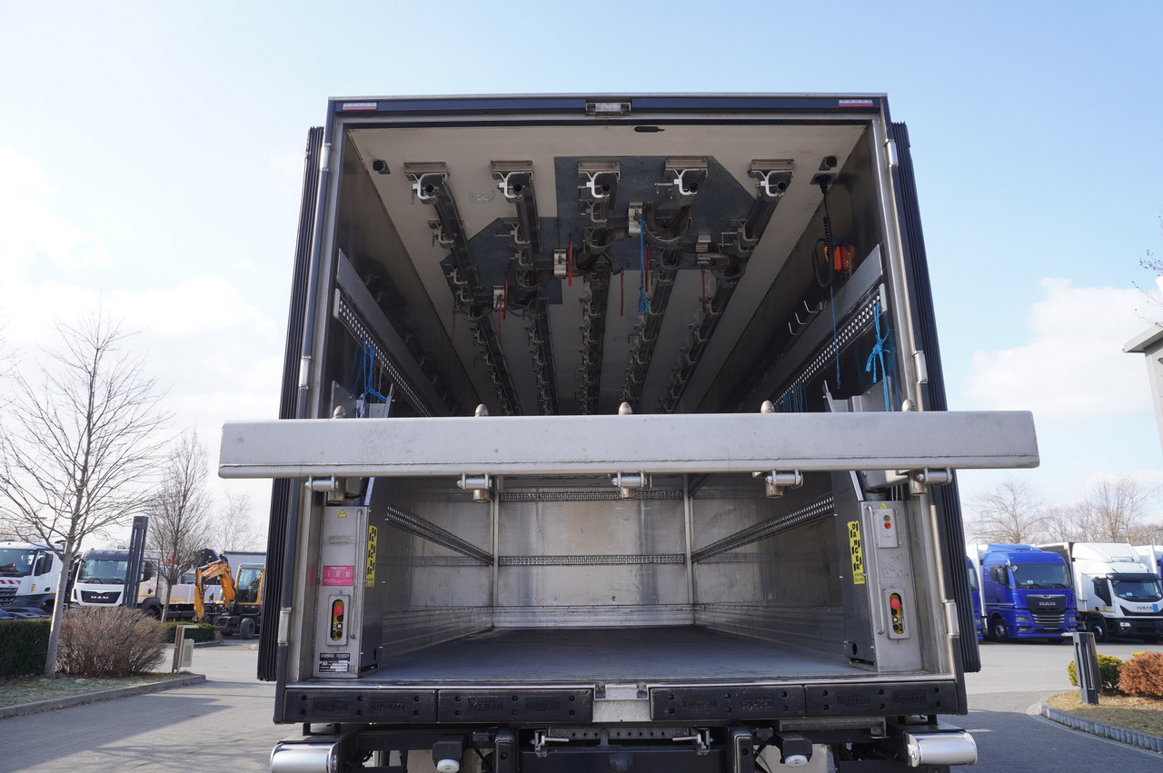 MAN TGM 18.320 / CHEREAU meat hook refrigerator / Carcass elevator - Caminhão frigorífico: foto 3 MAN TGM 18.320 / CHEREAU meat hook refrigerator / Carcass elevator - Caminhão frigorífico: foto 3