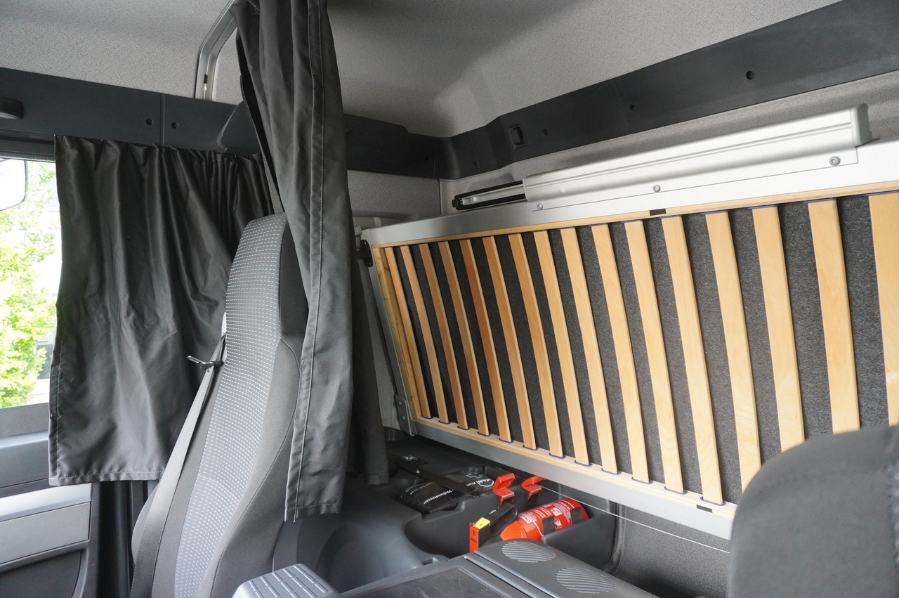 Caminhão com lona MAN TGS 18.440 / 19 EPAL curtainsider / Sleeper cab: foto 22 Caminhão com lona MAN TGS 18.440 / 19 EPAL curtainsider / Sleeper cab: foto 22