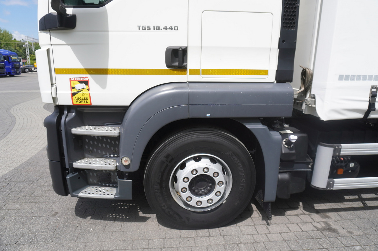 Caminhão com lona MAN TGS 18.440 / 19 EPAL curtainsider / Sleeper cab: foto 16 Caminhão com lona MAN TGS 18.440 / 19 EPAL curtainsider / Sleeper cab: foto 16