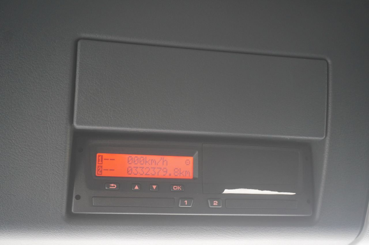 Caminhão com lona MAN TGS 18.440 / 19 EPAL curtainsider / Sleeper cab: foto 20 Caminhão com lona MAN TGS 18.440 / 19 EPAL curtainsider / Sleeper cab: foto 20