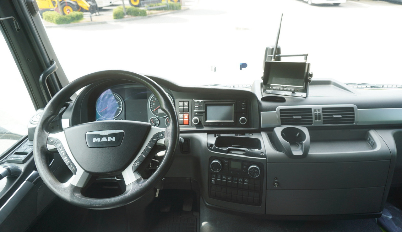 Caminhão com lona MAN TGS 18.440 / 19 EPAL curtainsider / Sleeper cab: foto 18 Caminhão com lona MAN TGS 18.440 / 19 EPAL curtainsider / Sleeper cab: foto 18