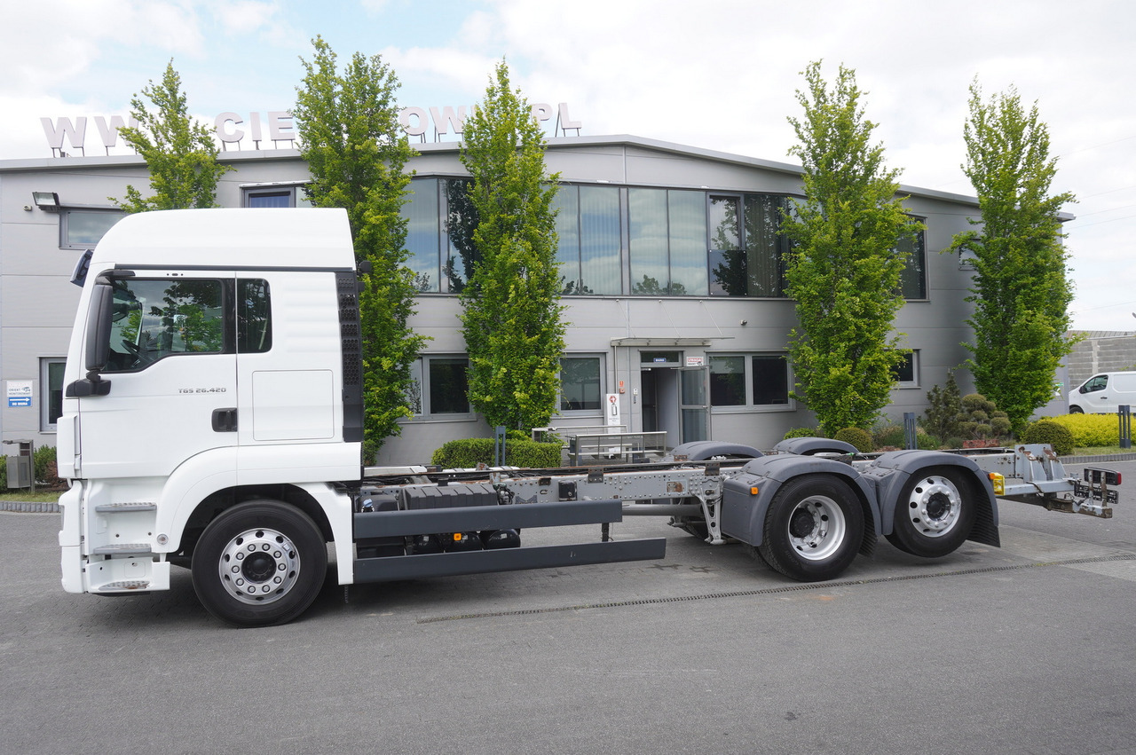 MAN TGS 26.420 / 7.5 m chassis / 14.5 t load cap. / Sleeping cab - Caminhão chassi: foto 2 MAN TGS 26.420 / 7.5 m chassis / 14.5 t load cap. / Sleeping cab - Caminhão chassi: foto 2