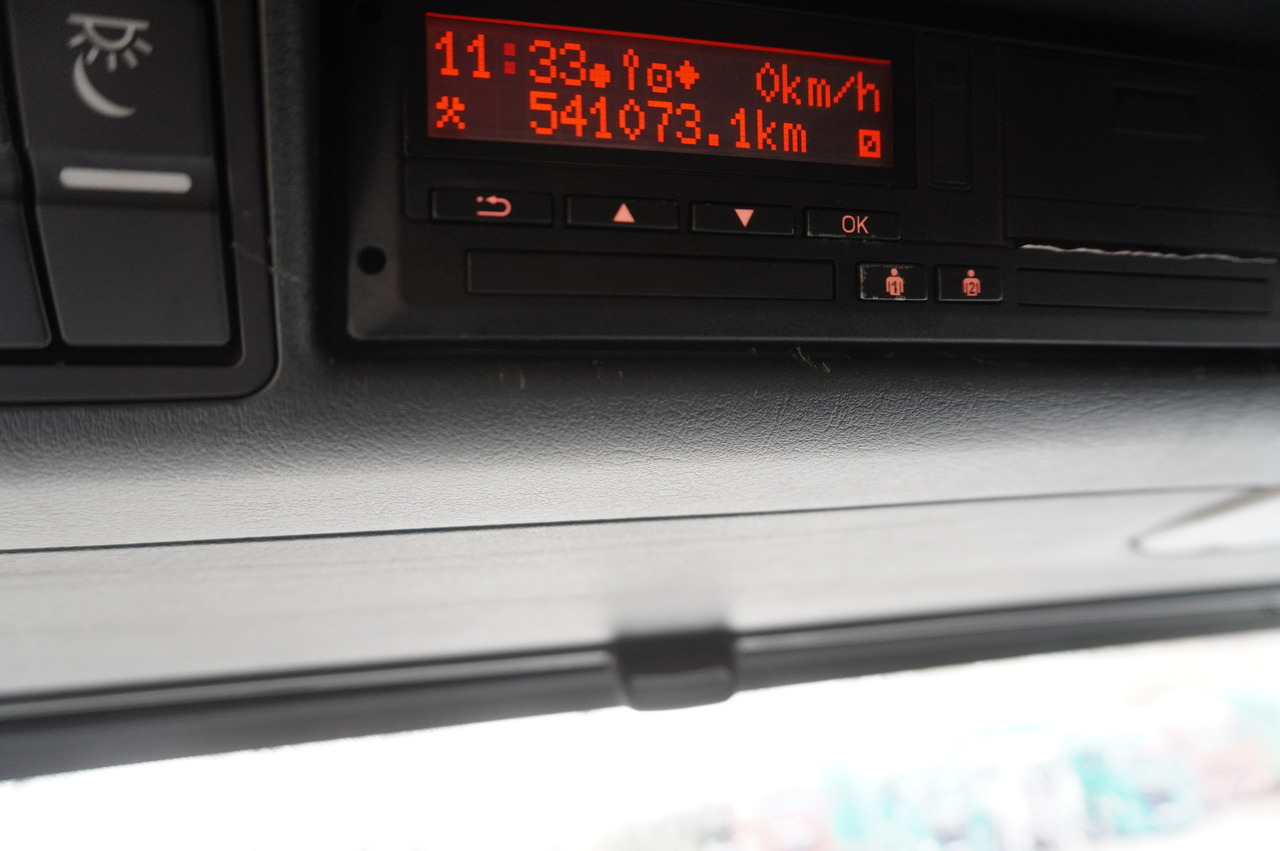 MAN TGS 35.420 8×2 / Chassis 6.4 m / 3 steered axles / 2 units - Caminhão chassi: foto 4 MAN TGS 35.420 8×2 / Chassis 6.4 m / 3 steered axles / 2 units - Caminhão chassi: foto 4