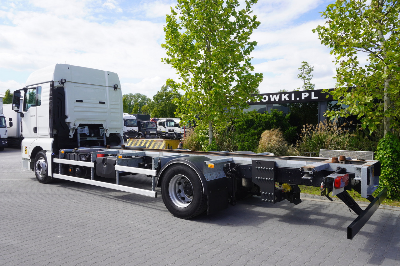 MAN TGX 18.430 / BDF 7.5 m / sleeping cab / 2021 - Caminhão transportador de contêineres/ Caixa móvel: foto 3 MAN TGX 18.430 / BDF 7.5 m / sleeping cab / 2021 - Caminhão transportador de contêineres/ Caixa móvel: foto 3
