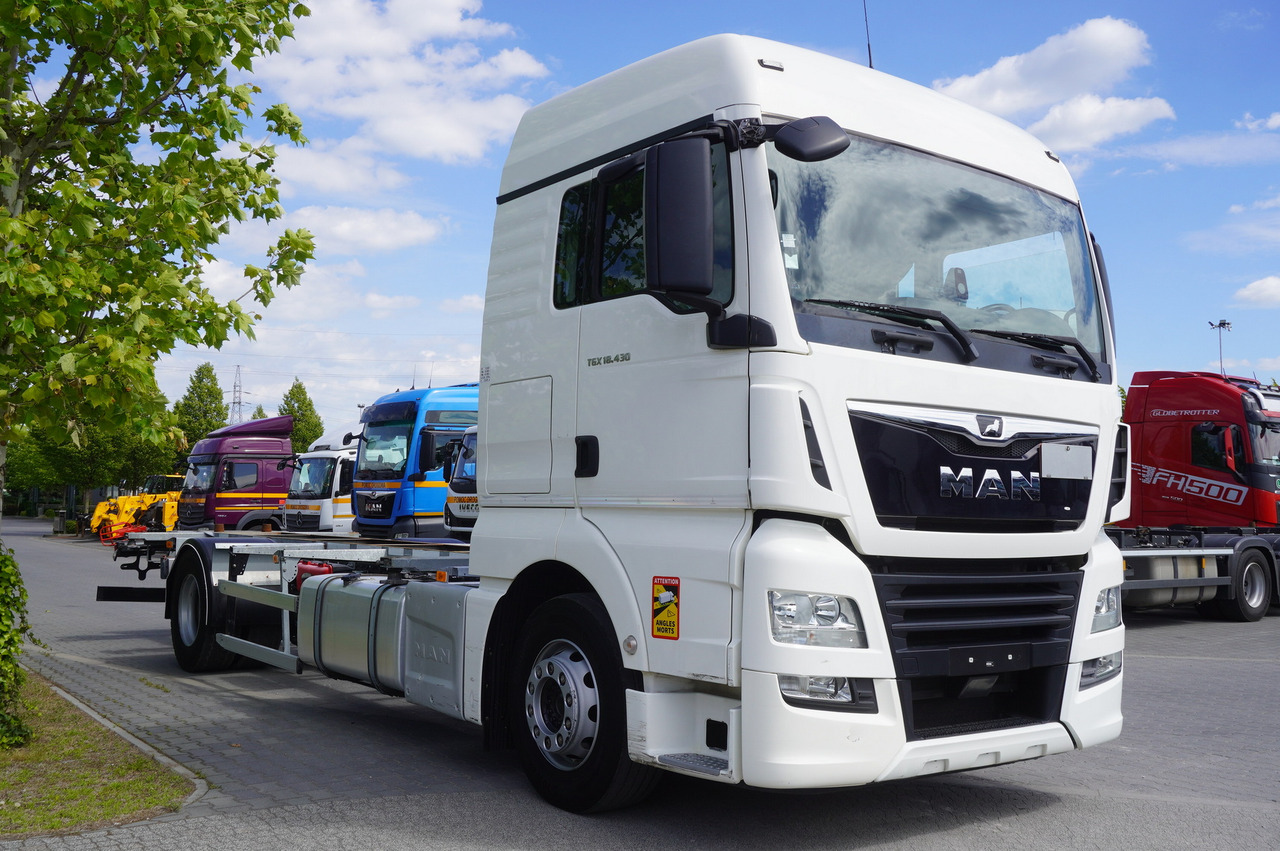 MAN TGX 18.430 / BDF 7.5 m / sleeping cab / 2021 - Caminhão transportador de contêineres/ Caixa móvel: foto 4 MAN TGX 18.430 / BDF 7.5 m / sleeping cab / 2021 - Caminhão transportador de contêineres/ Caixa móvel: foto 4