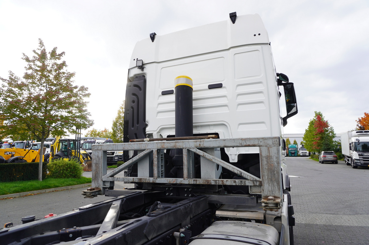 MAN TGX 26.470 6x2 COINTAINERKIPPER HYVA HIRMSCHLING / 200 tho. km! - Caminhão basculante: foto 5 MAN TGX 26.470 6x2 COINTAINERKIPPER HYVA HIRMSCHLING / 200 tho. km! - Caminhão basculante: foto 5
