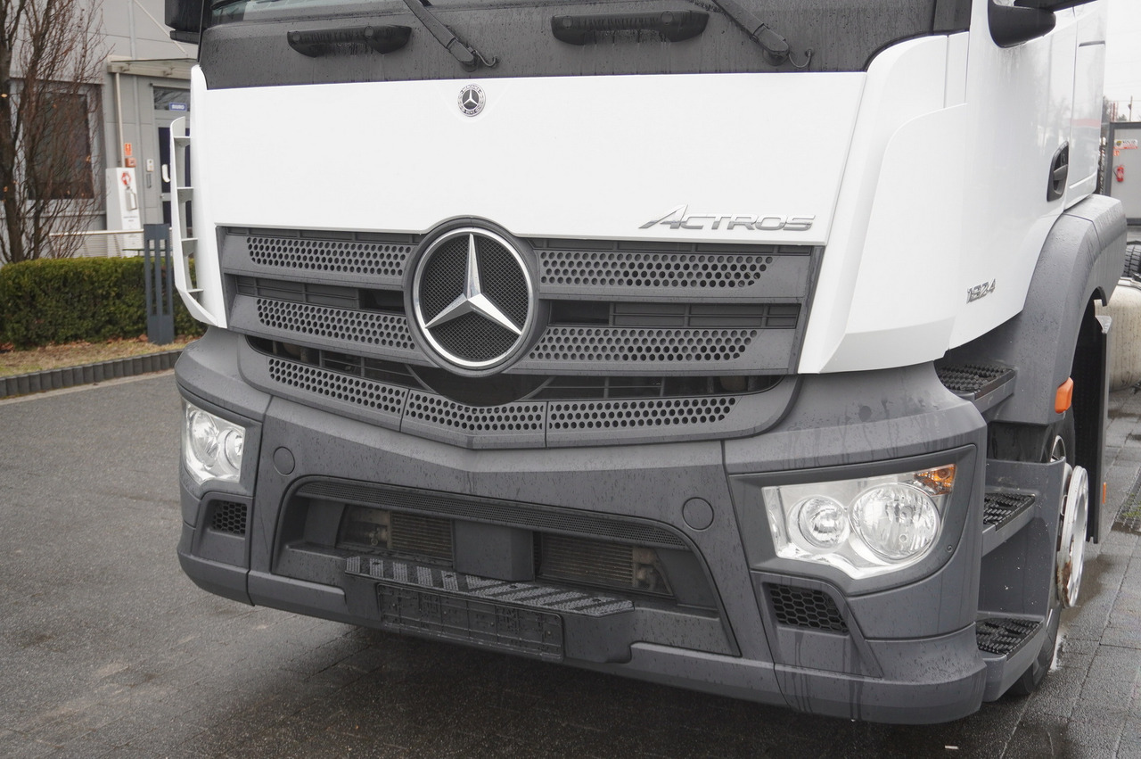 Caminhão chassi MERCEDES-BENZ Actros 1824 / 9.1 m chassis / sleeping cabin: foto 8