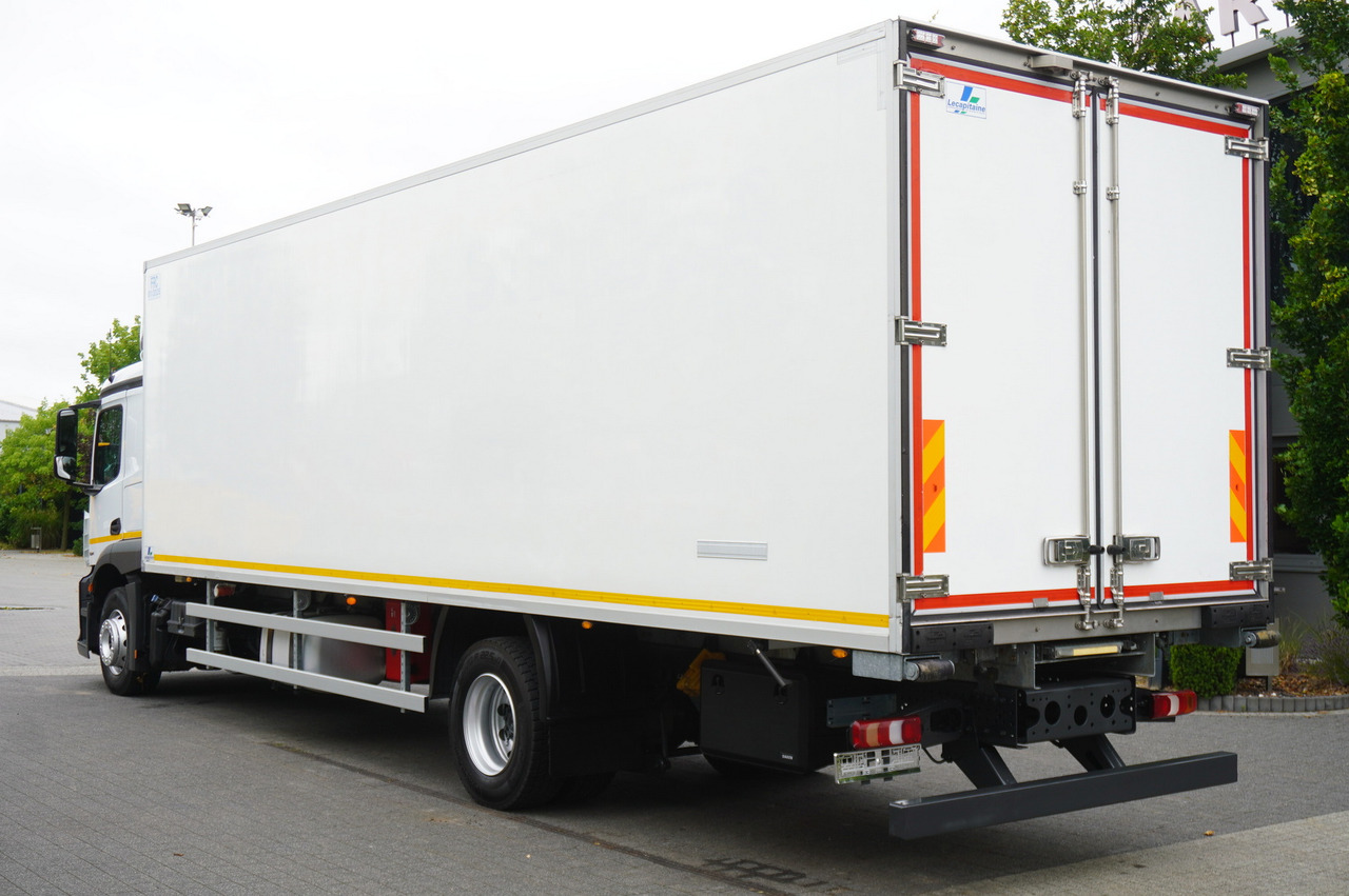 MERCEDES-BENZ Actros 1824 / Refrigerator 22 EPAL / Carrier Supra 950 / Sleeping cabin - Caminhão frigorífico: foto 2 MERCEDES-BENZ Actros 1824 / Refrigerator 22 EPAL / Carrier Supra 950 / Sleeping cabin - Caminhão frigorífico: foto 2