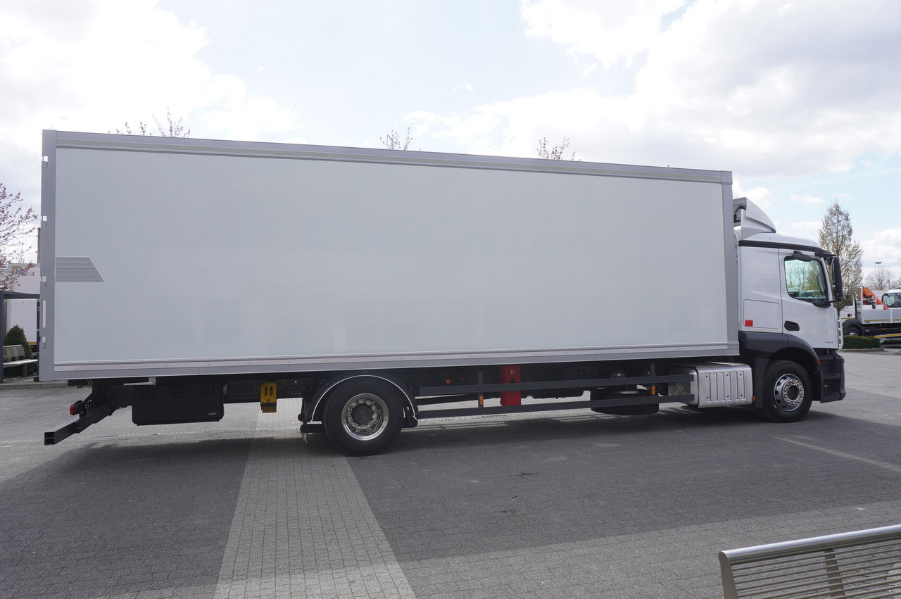 MERCEDES-BENZ Actros 1824 / Refrigerator / Carrier Supra 1250 / Sleeping cabin - Caminhão frigorífico: foto 2 MERCEDES-BENZ Actros 1824 / Refrigerator / Carrier Supra 1250 / Sleeping cabin - Caminhão frigorífico: foto 2