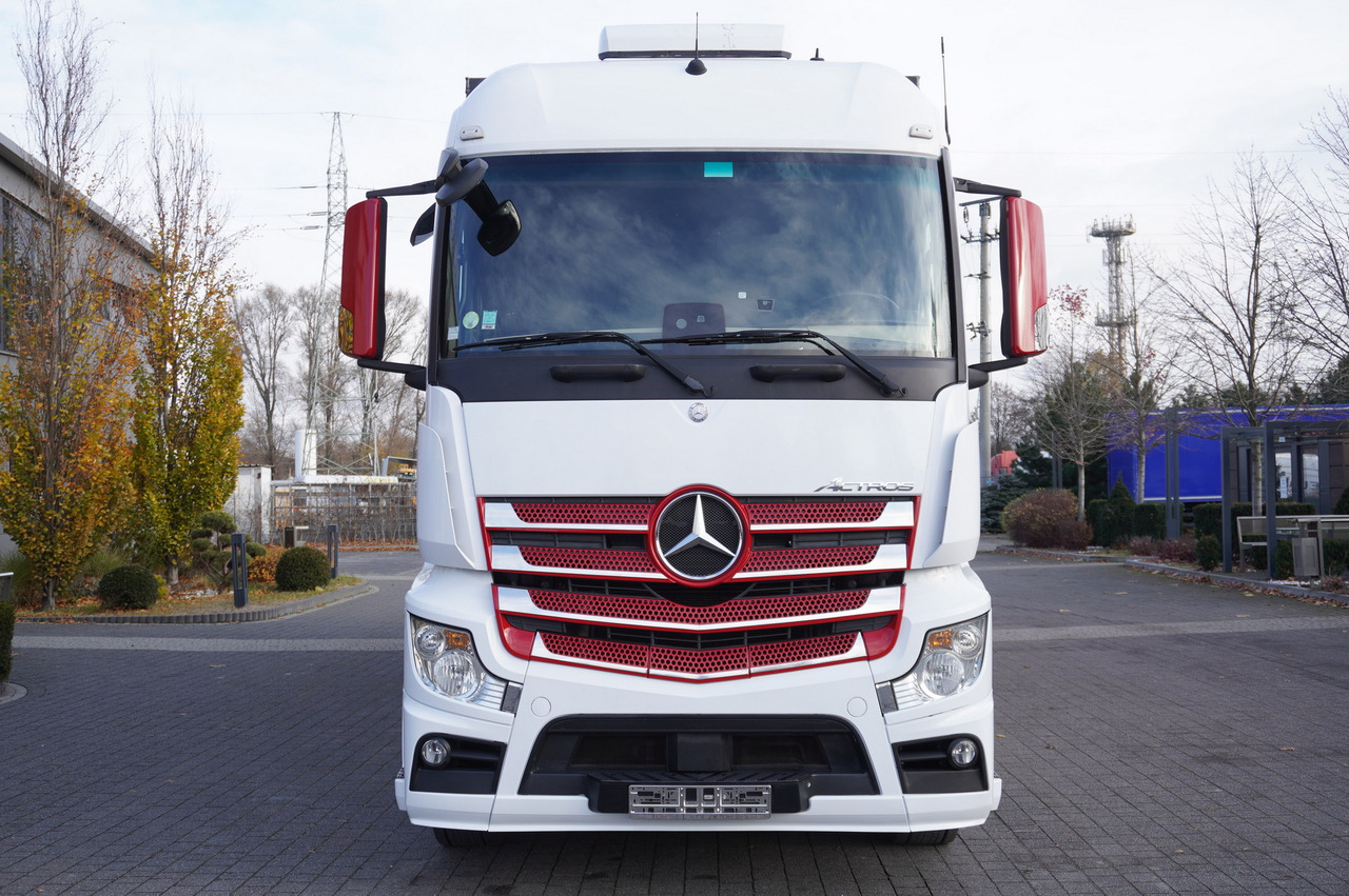 MERCEDES-BENZ Actros 1835 E6 4×2 / Curtainsider 21 pallets / tail lift 1.5t - Caminhão com lona: foto 4 MERCEDES-BENZ Actros 1835 E6 4×2 / Curtainsider 21 pallets / tail lift 1.5t - Caminhão com lona: foto 4